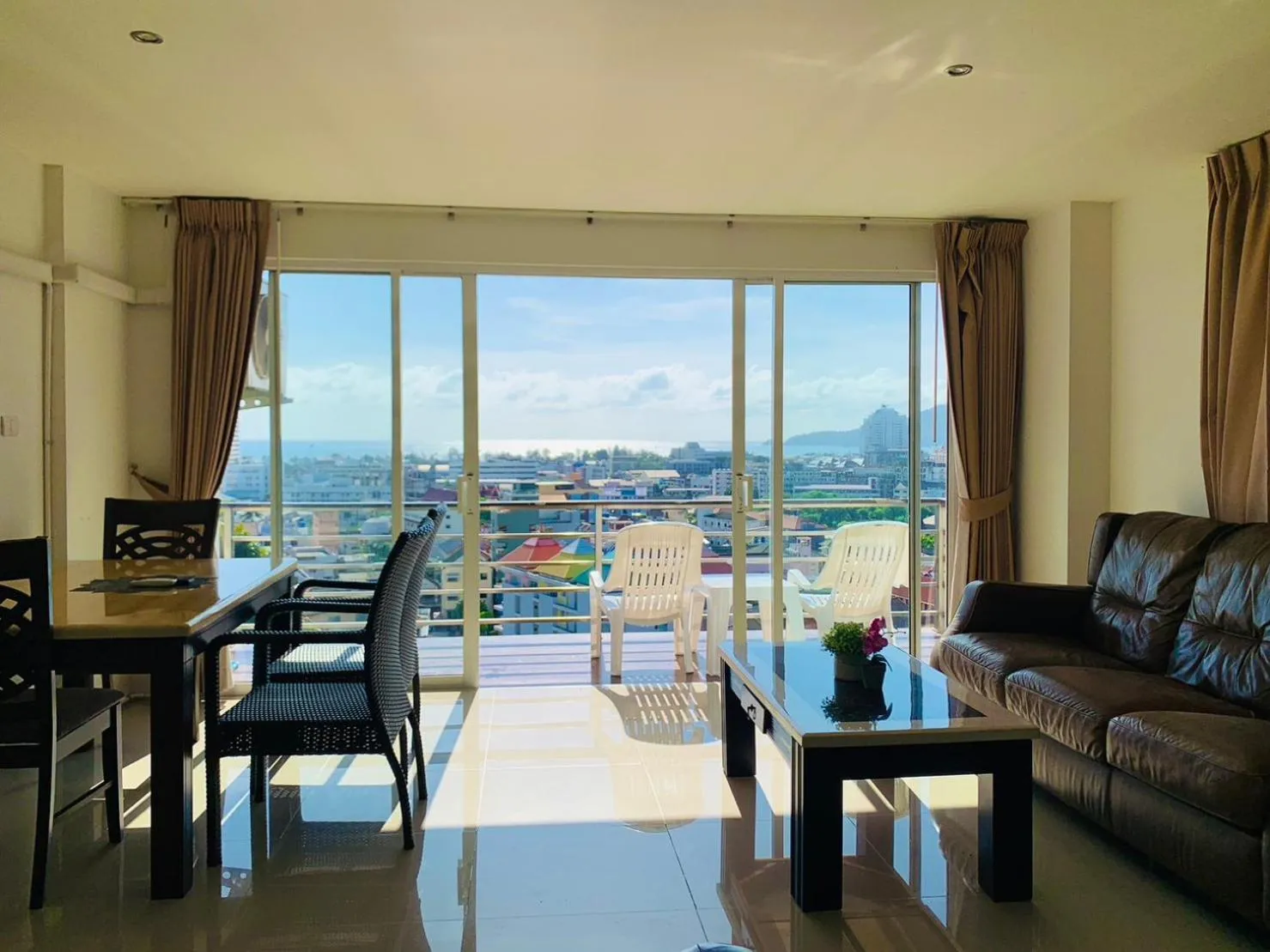 Seating area in Ocean View Treasure Residence