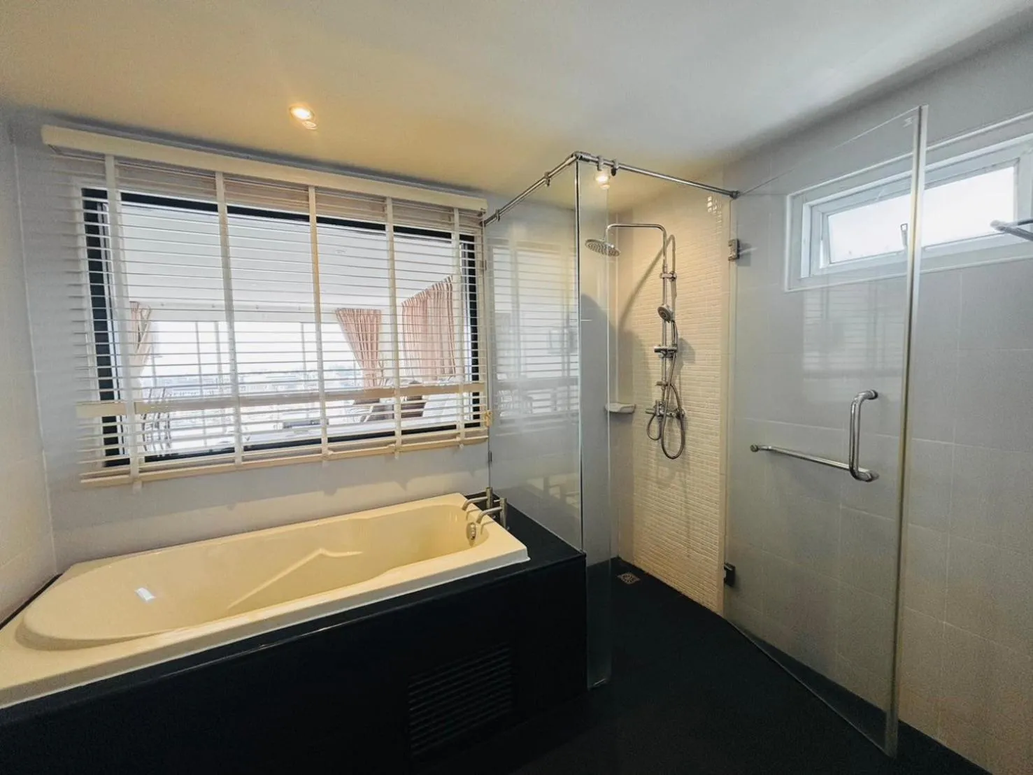 Toilet in Ocean View Treasure Residence