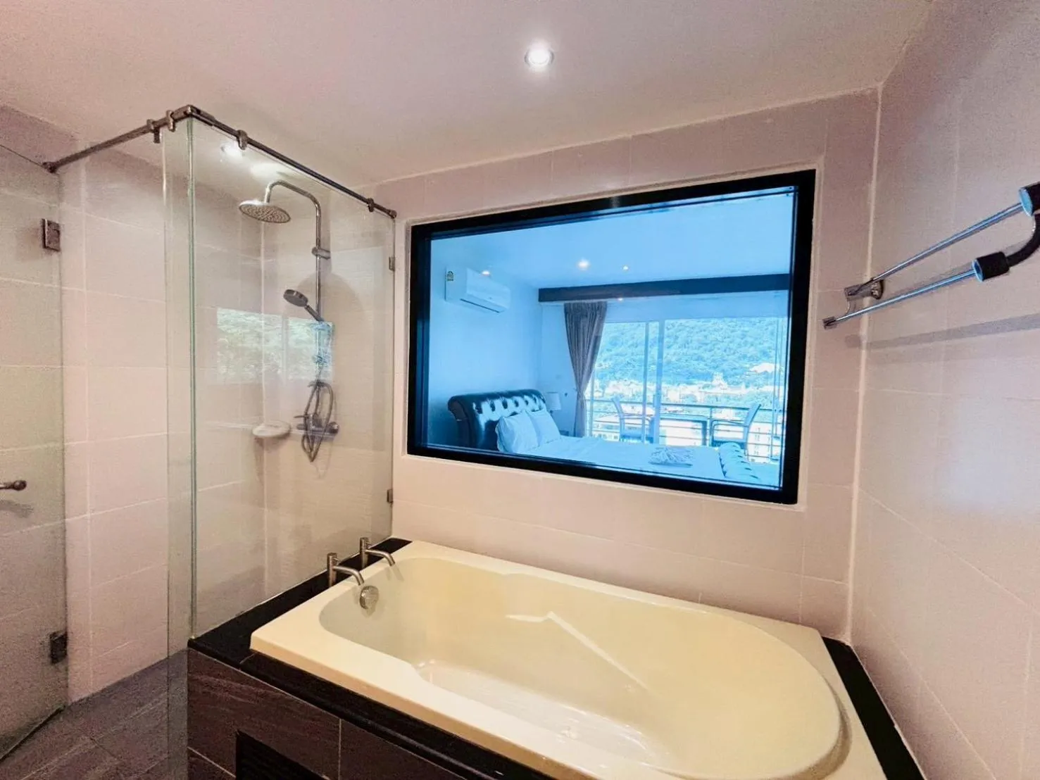 Bath in Ocean View Treasure Residence