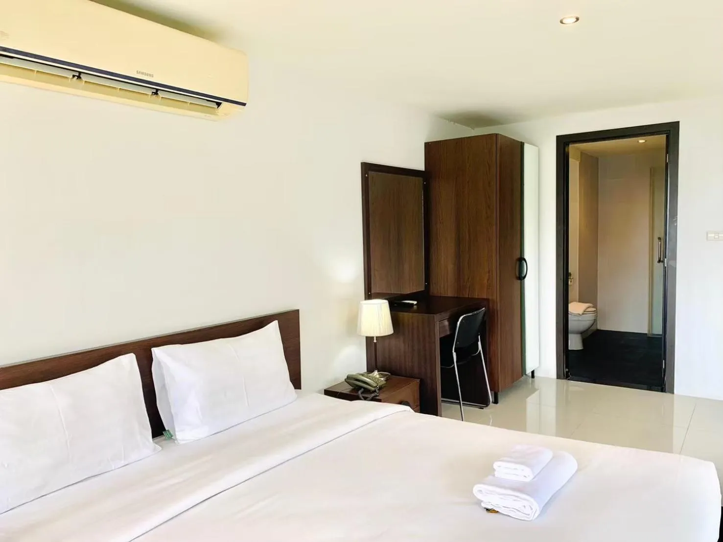 Bedroom, Bed in Ocean View Treasure Residence