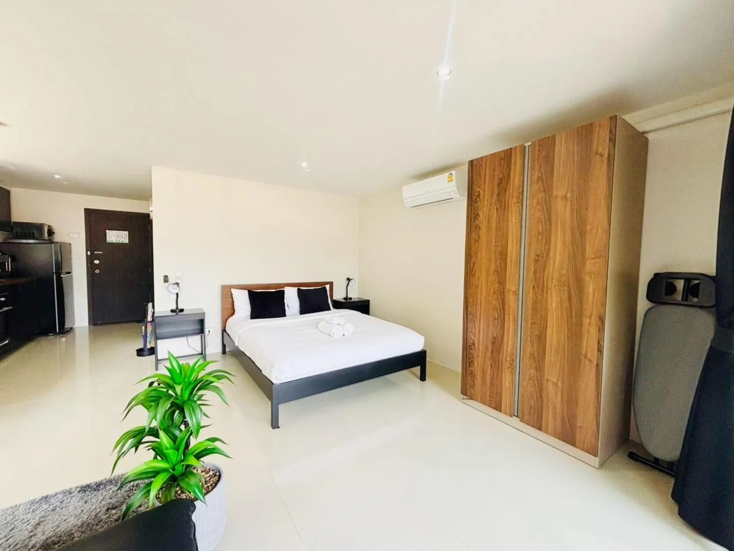 Bed in Ocean View Treasure Residence