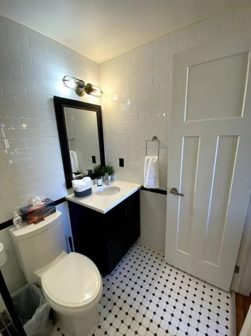 Cozy downtown studio getaway