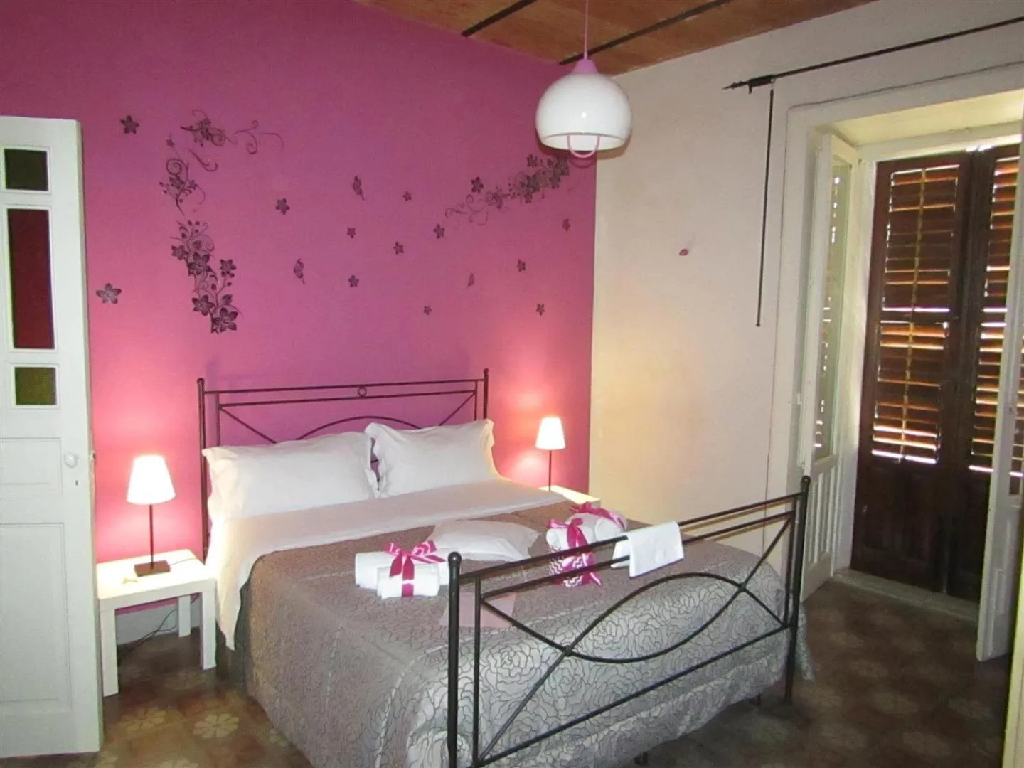 Bed in Bed & Breakfast StradaNuova