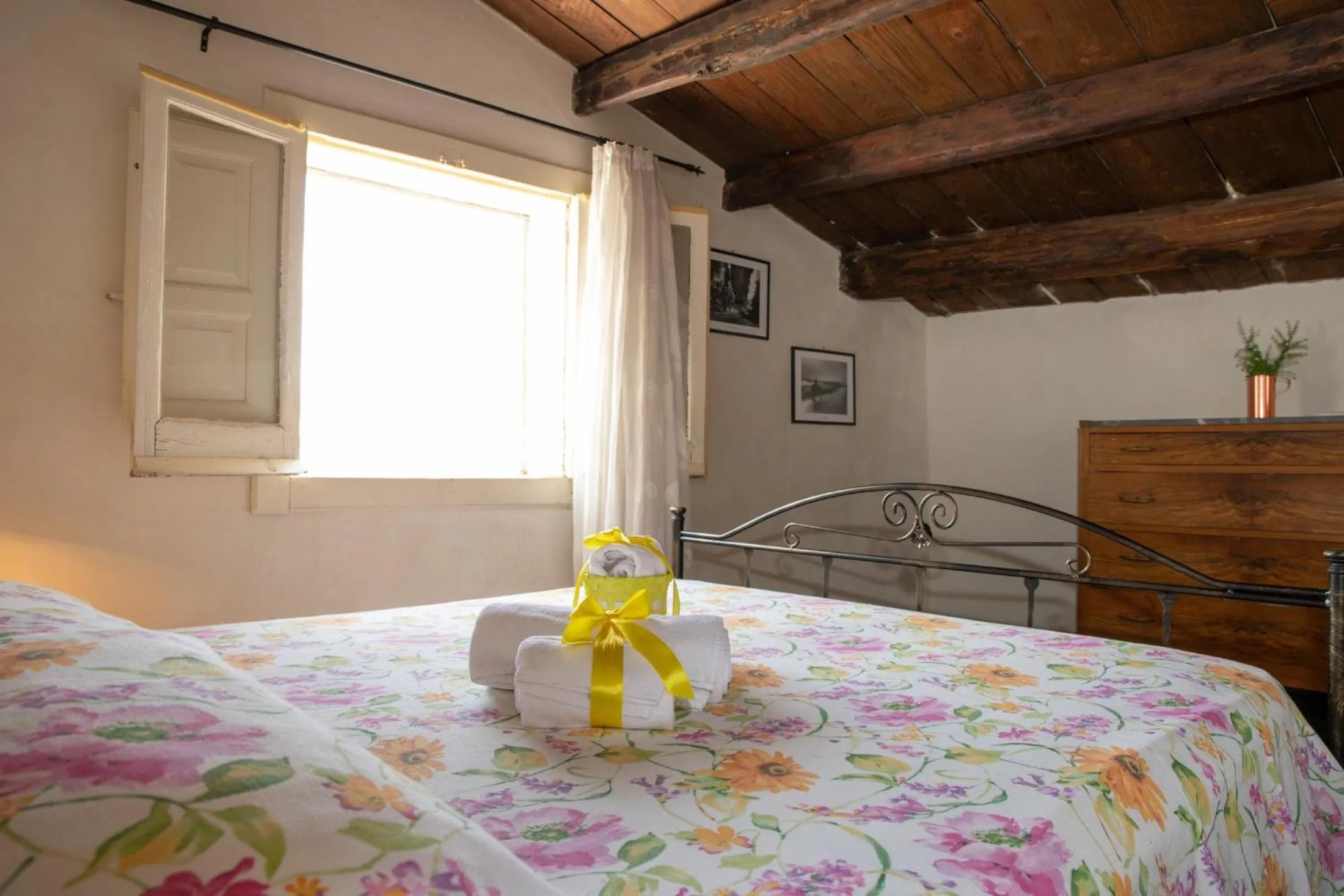 Bed in Bed & Breakfast StradaNuova