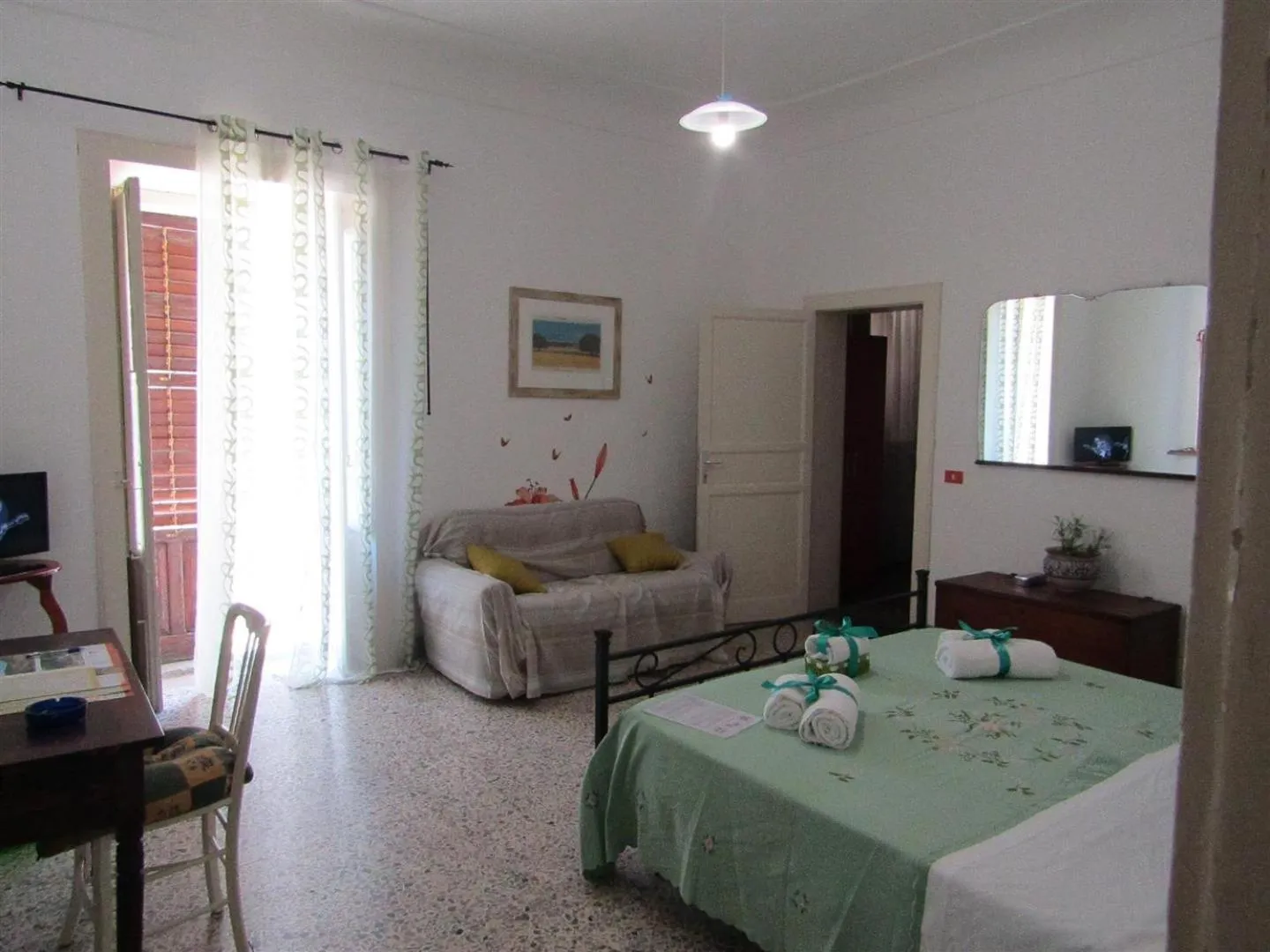 Bed in Bed & Breakfast StradaNuova