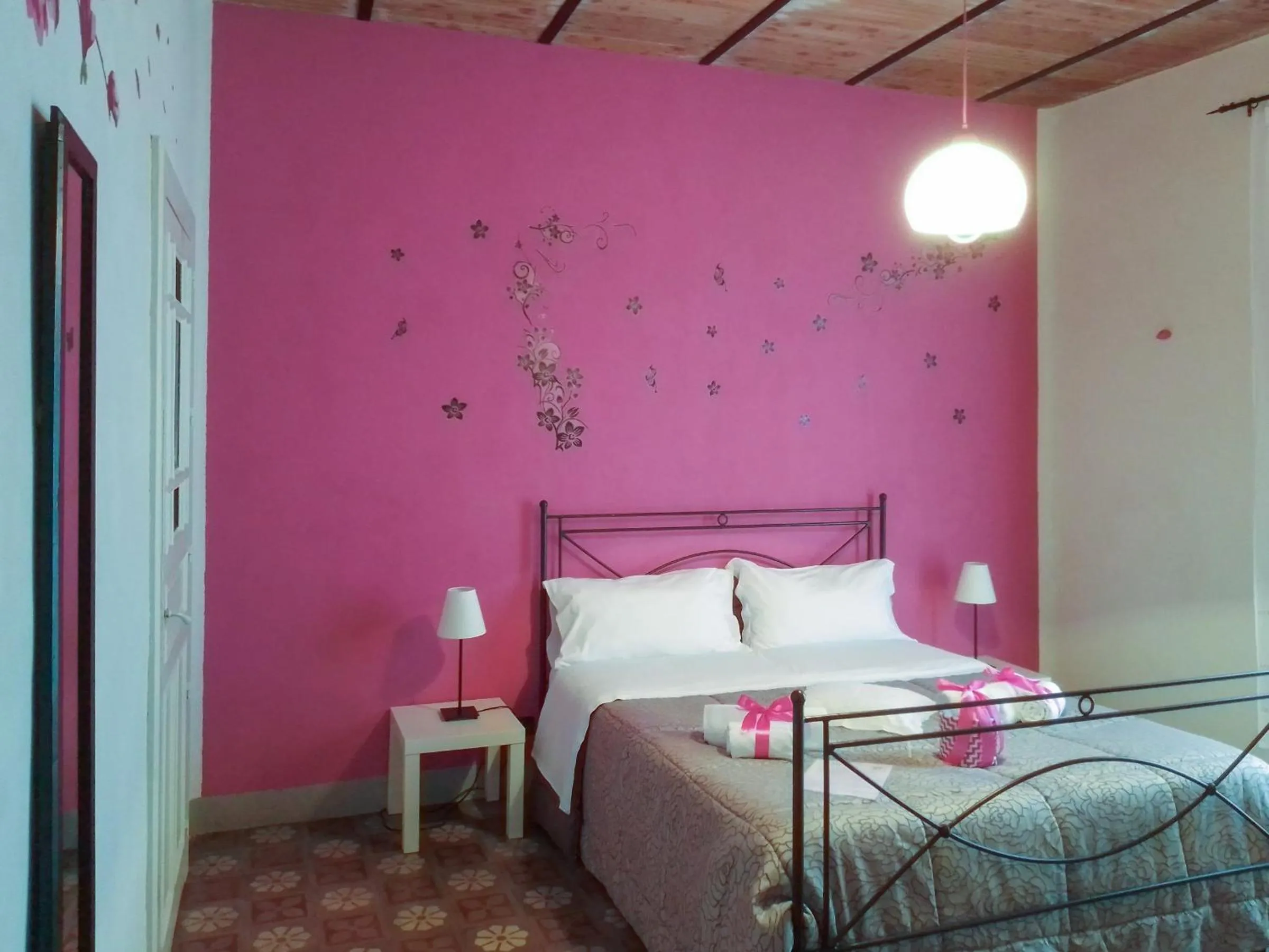 Bed in Bed & Breakfast StradaNuova