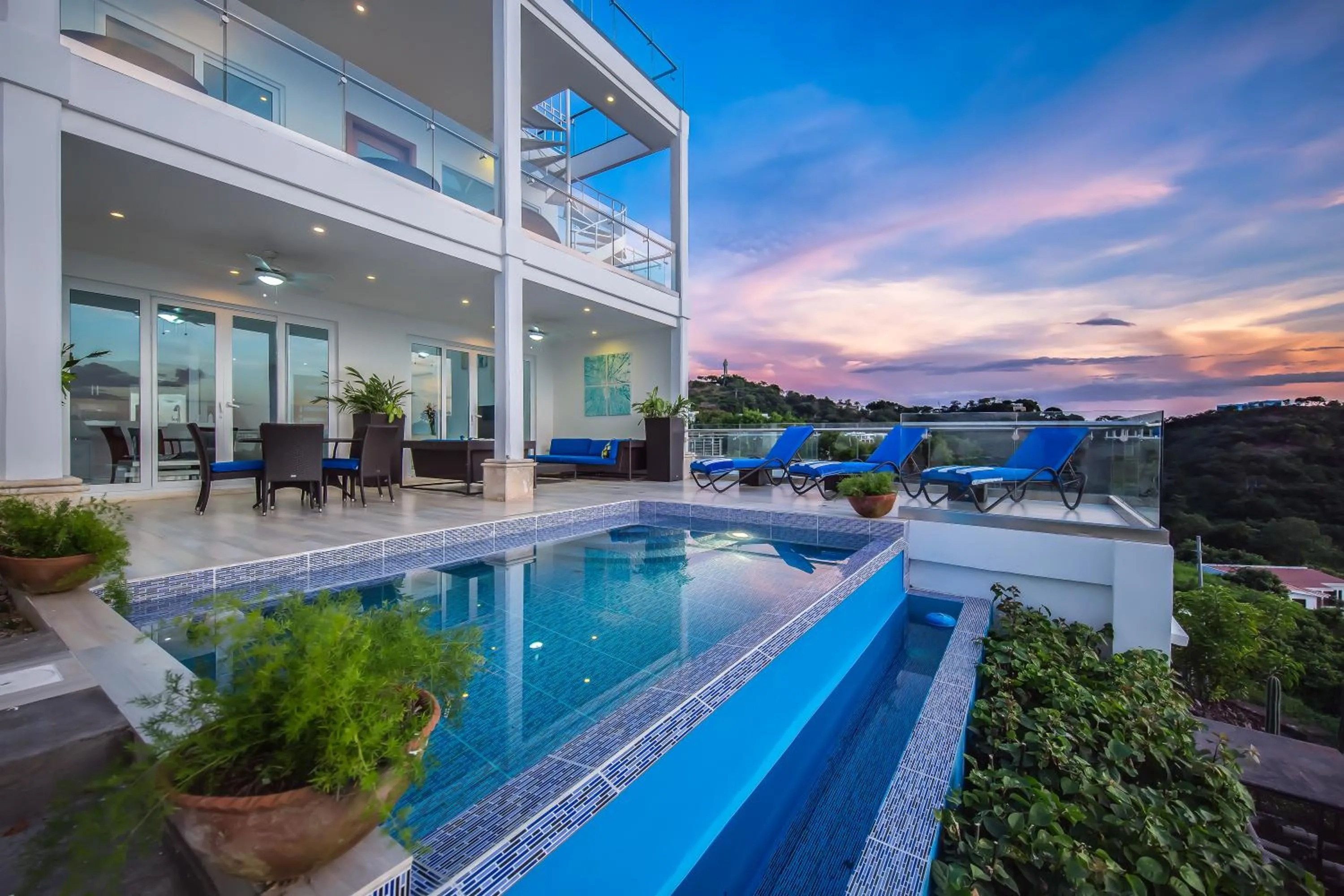 Deluxe Villa in Malibu at Pacific Marlin