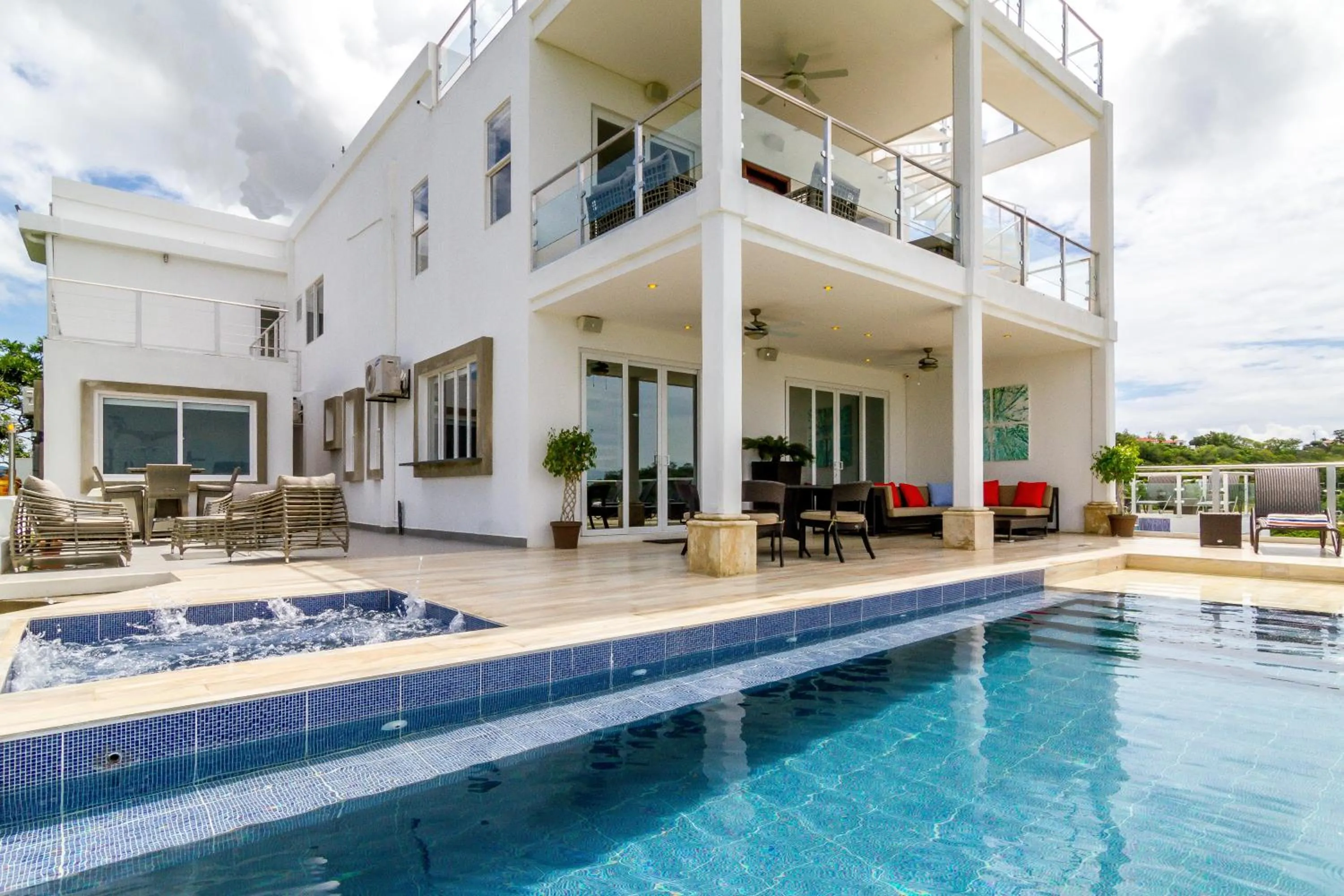 Villa with Private Pool in Malibu at Pacific Marlin