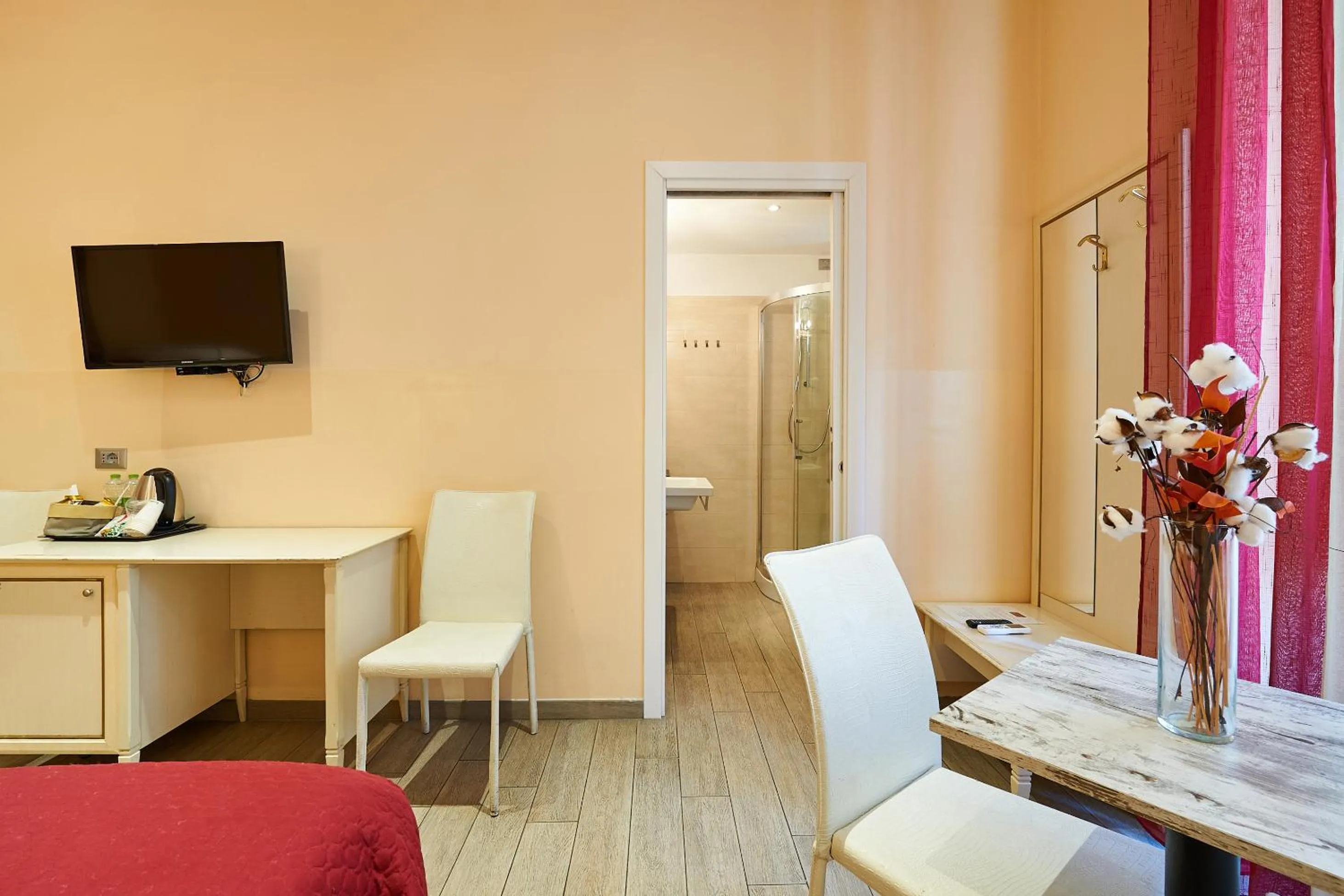 Bedroom in Catone Vatican Suites