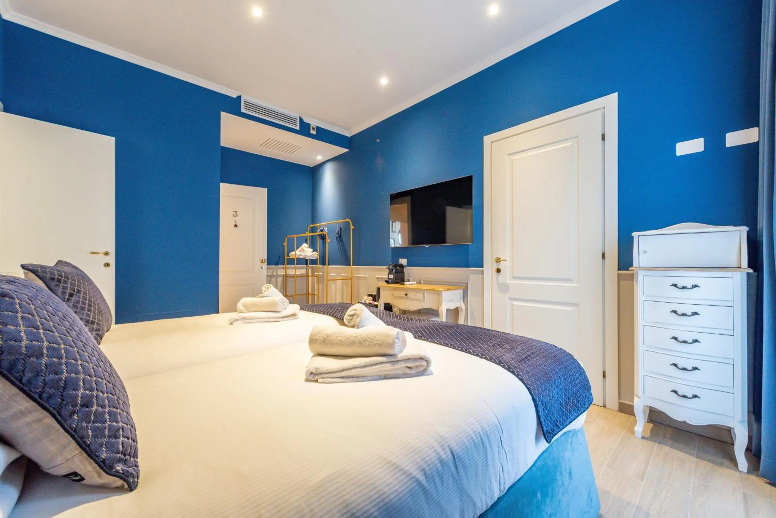 Other, Bed in Catone Vatican Suites by Ghor