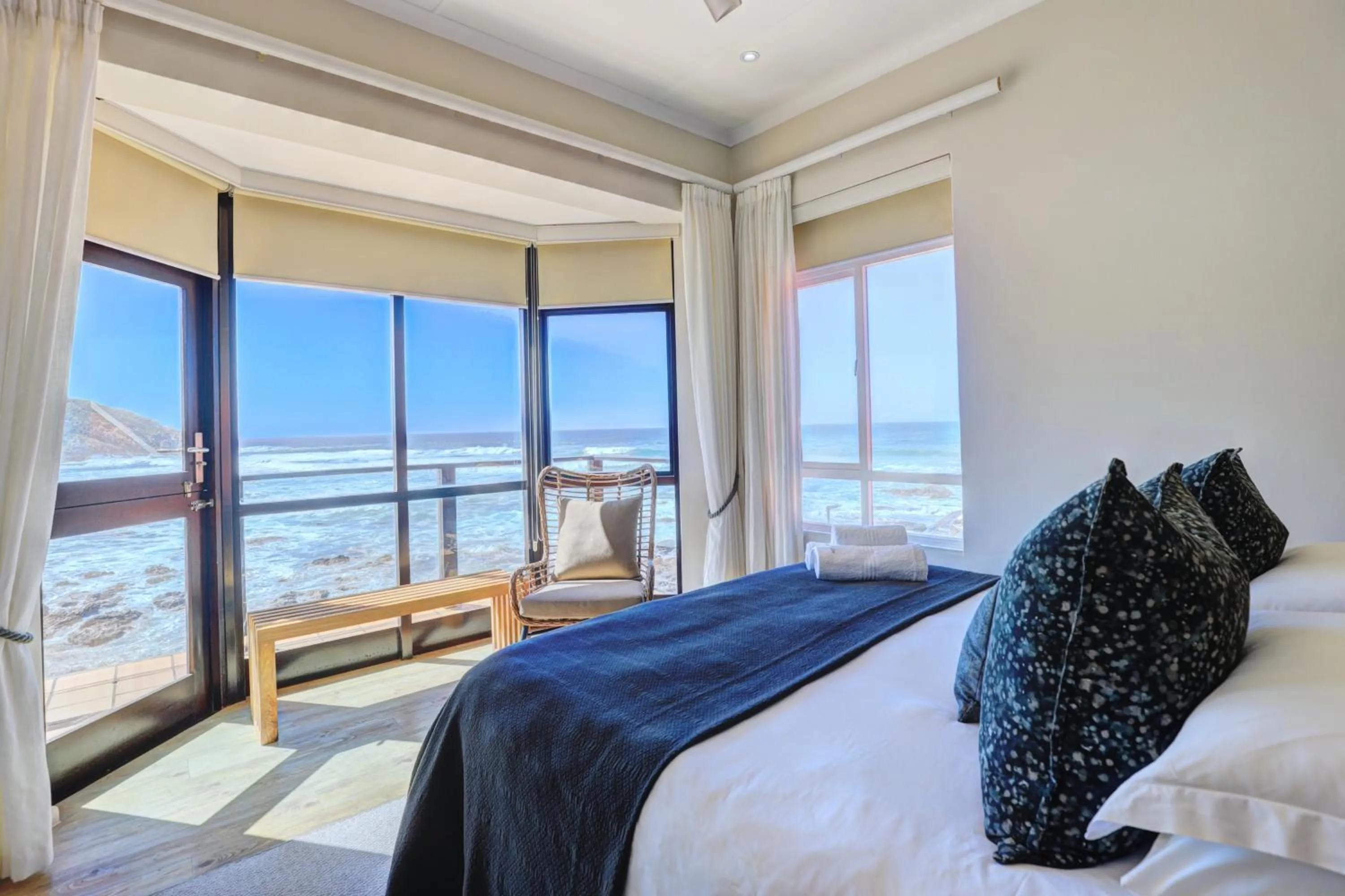 Bed in Oppiesee Selfcatering Apartments