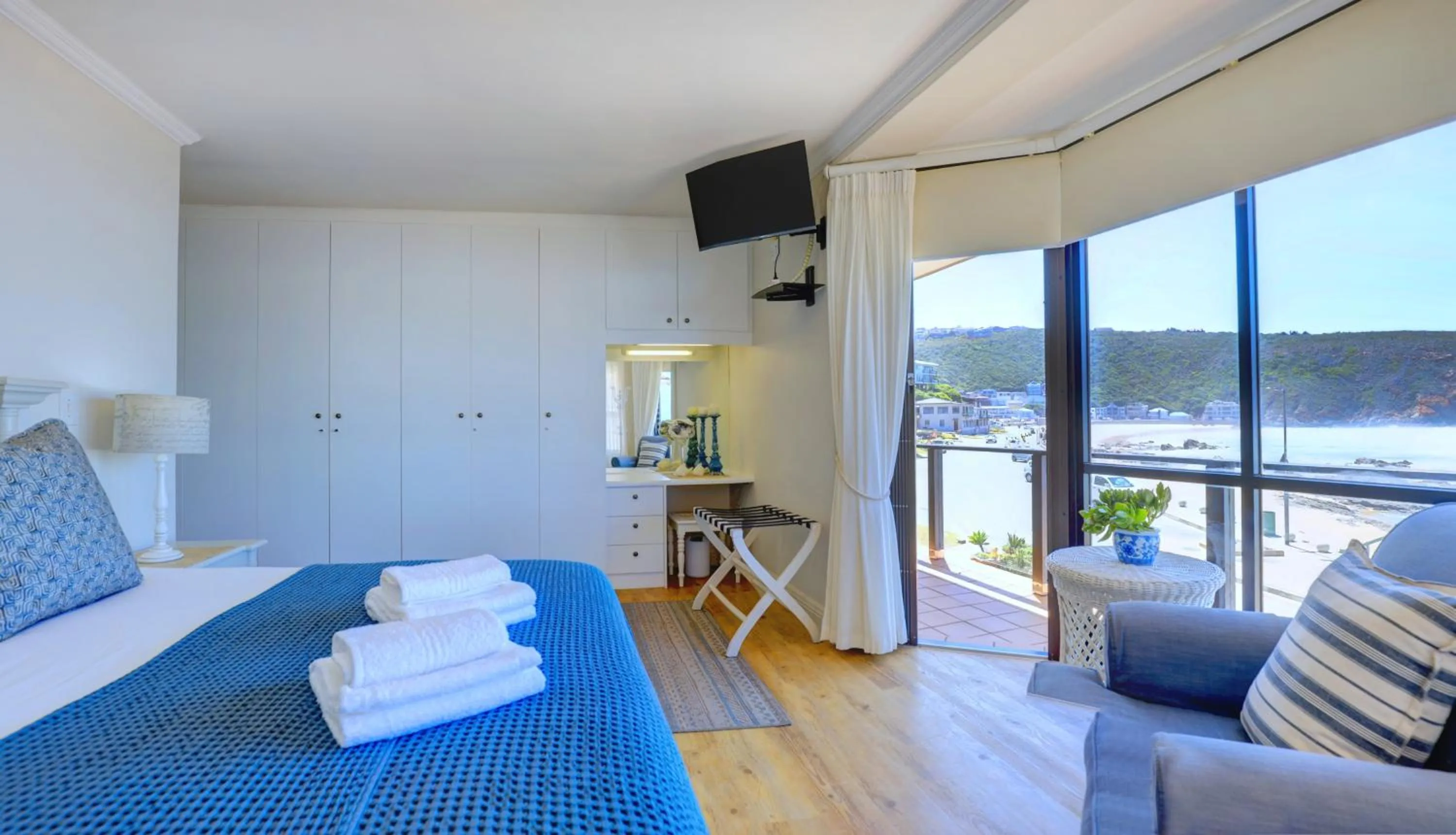 Bed in Oppiesee Selfcatering Apartments