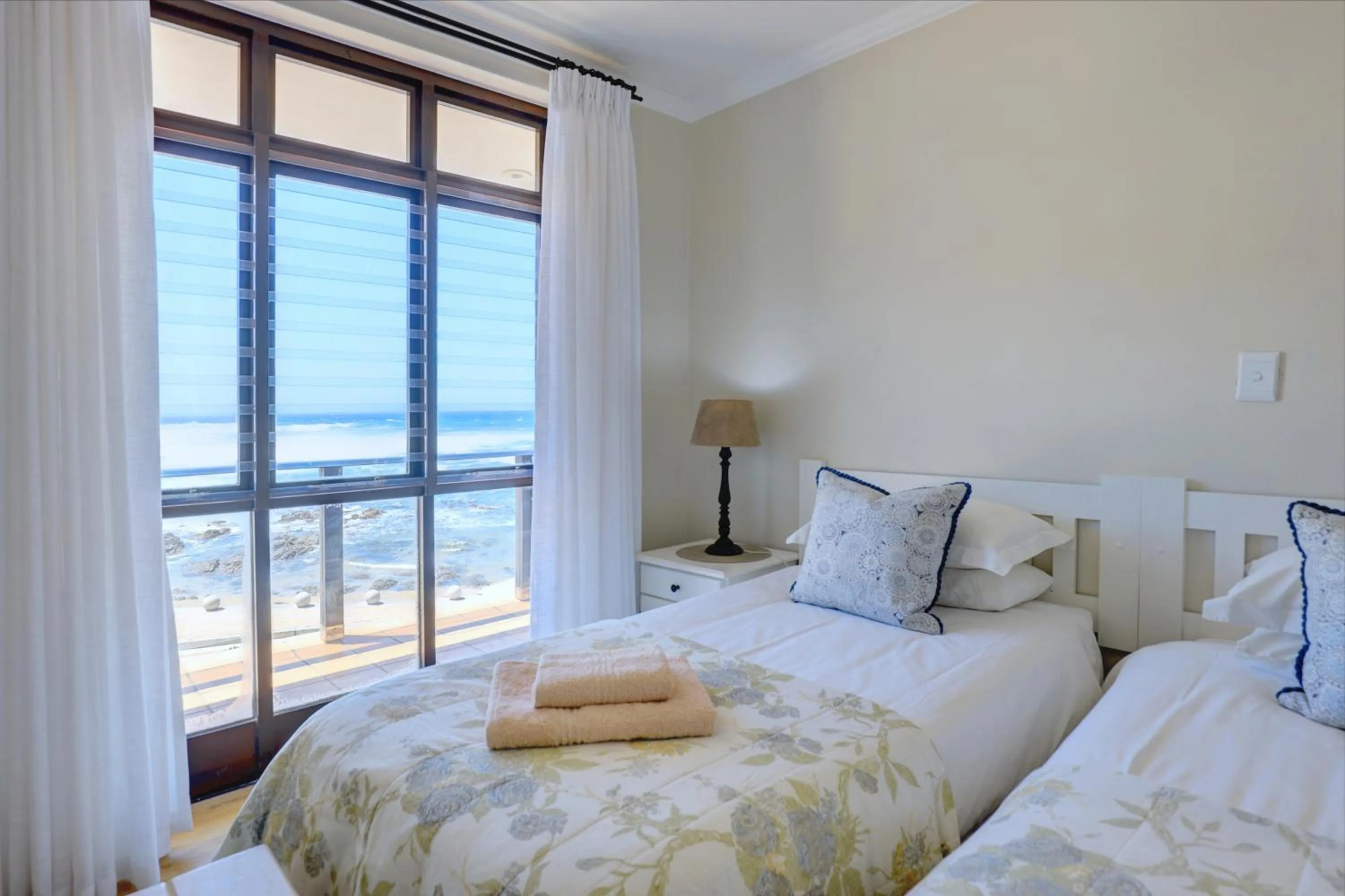 Bed in Oppiesee Selfcatering Apartments