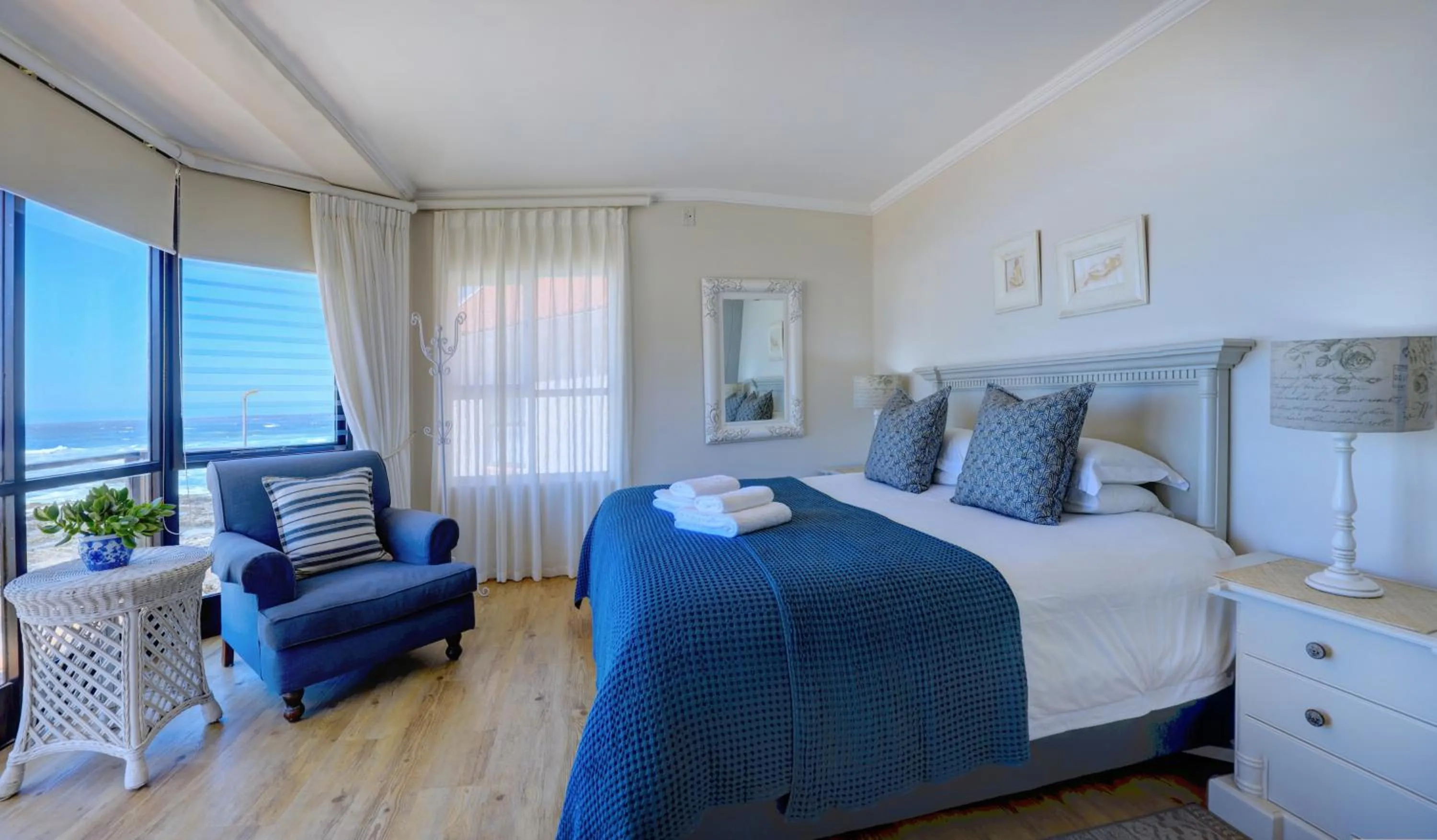 Bed in Oppiesee Selfcatering Apartments