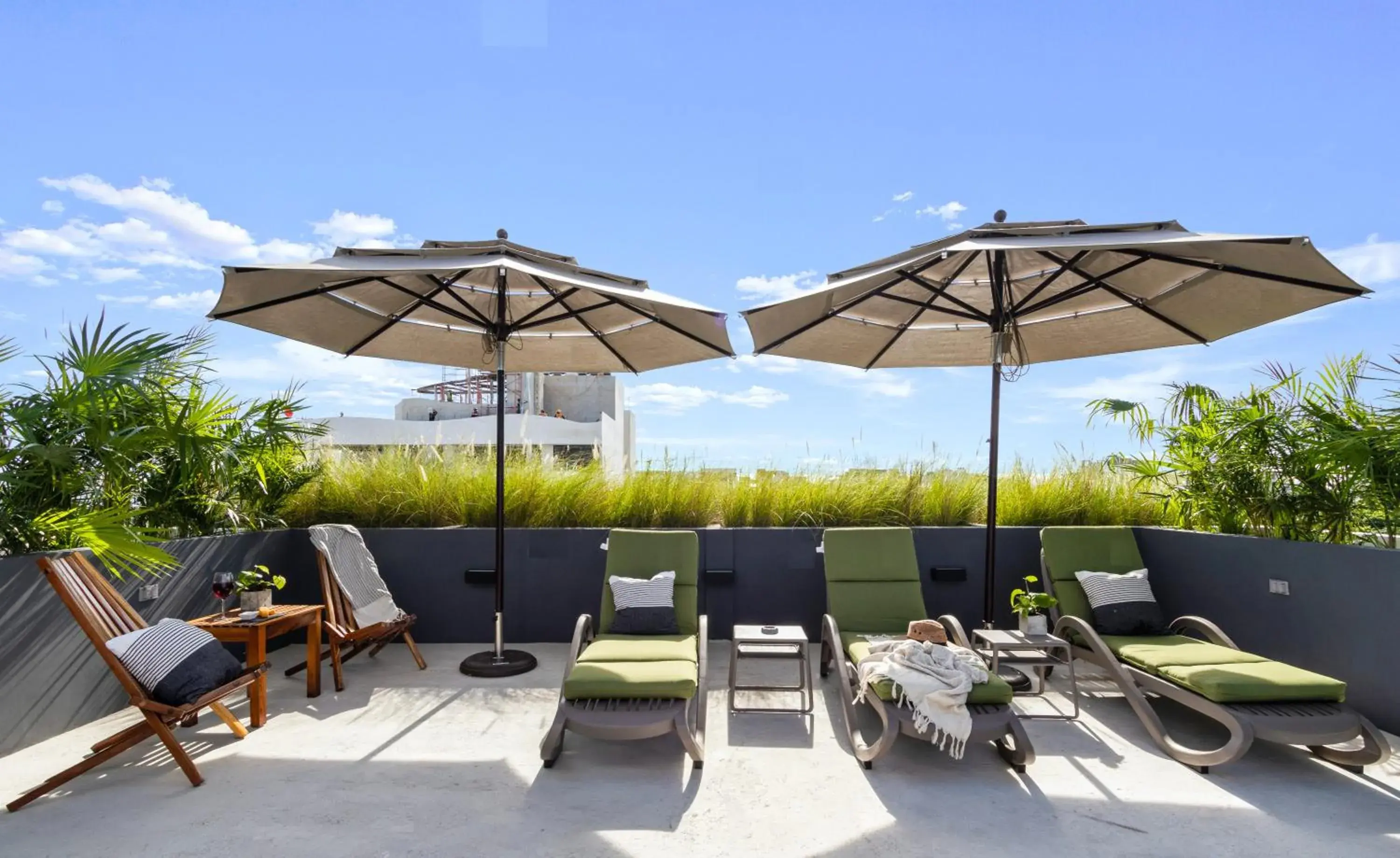 Property building in Ocean Boutique Condos Property building in Ocean Boutique Condos