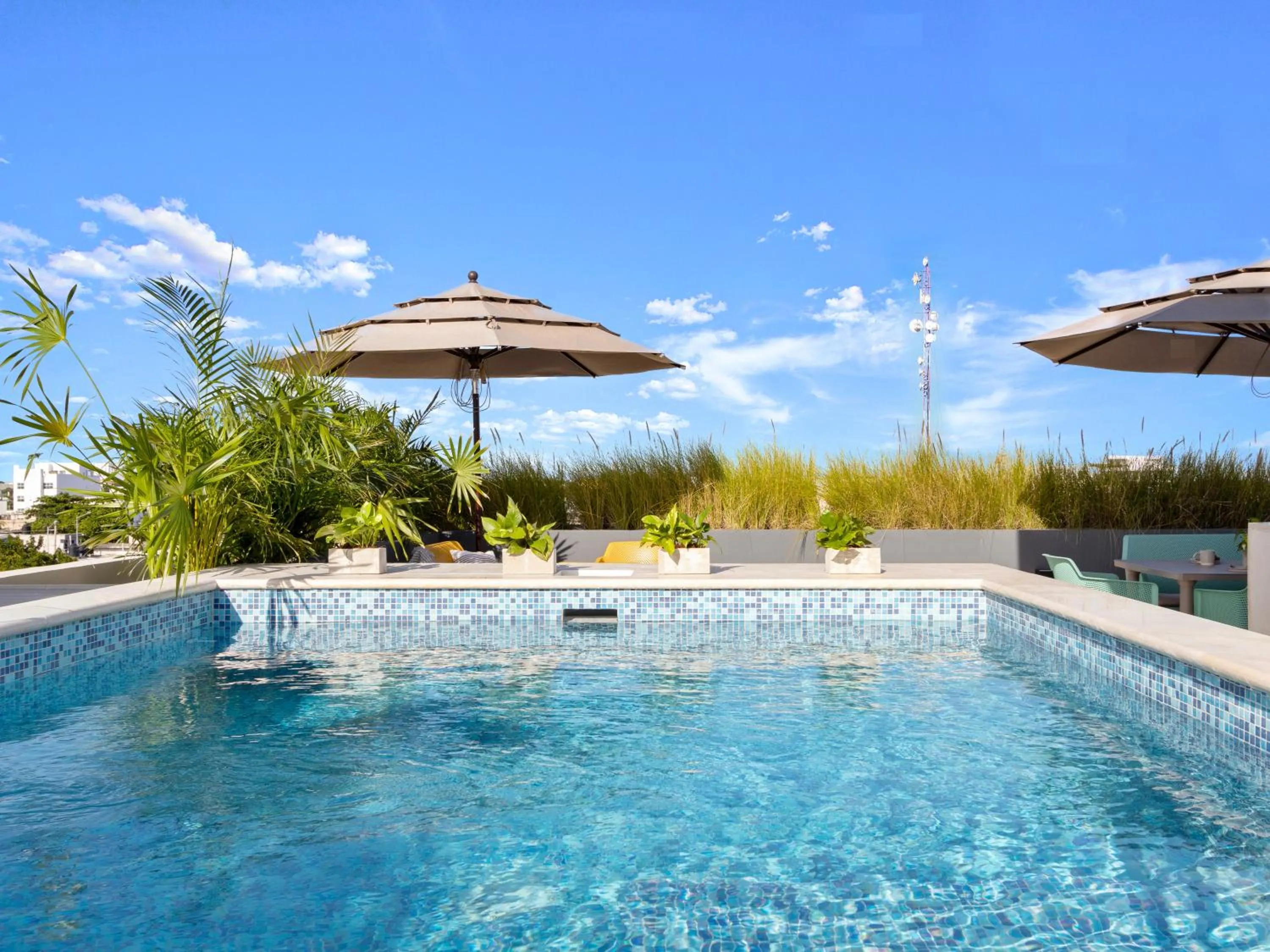 Swimming pool in Ocean Boutique Condos