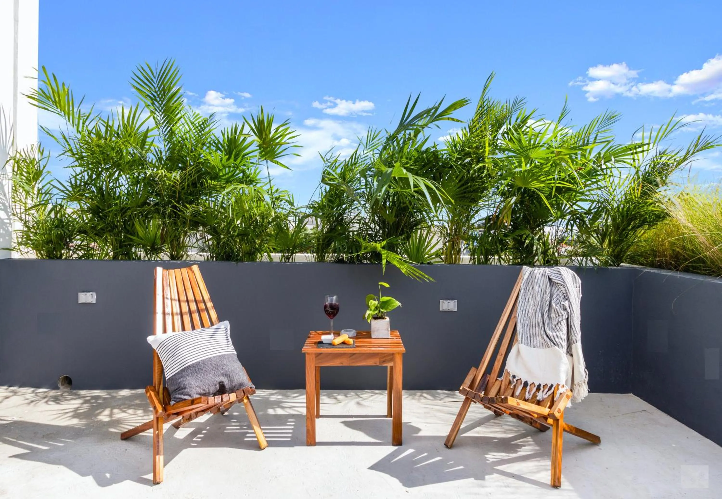 Property building in Ocean Boutique Condos