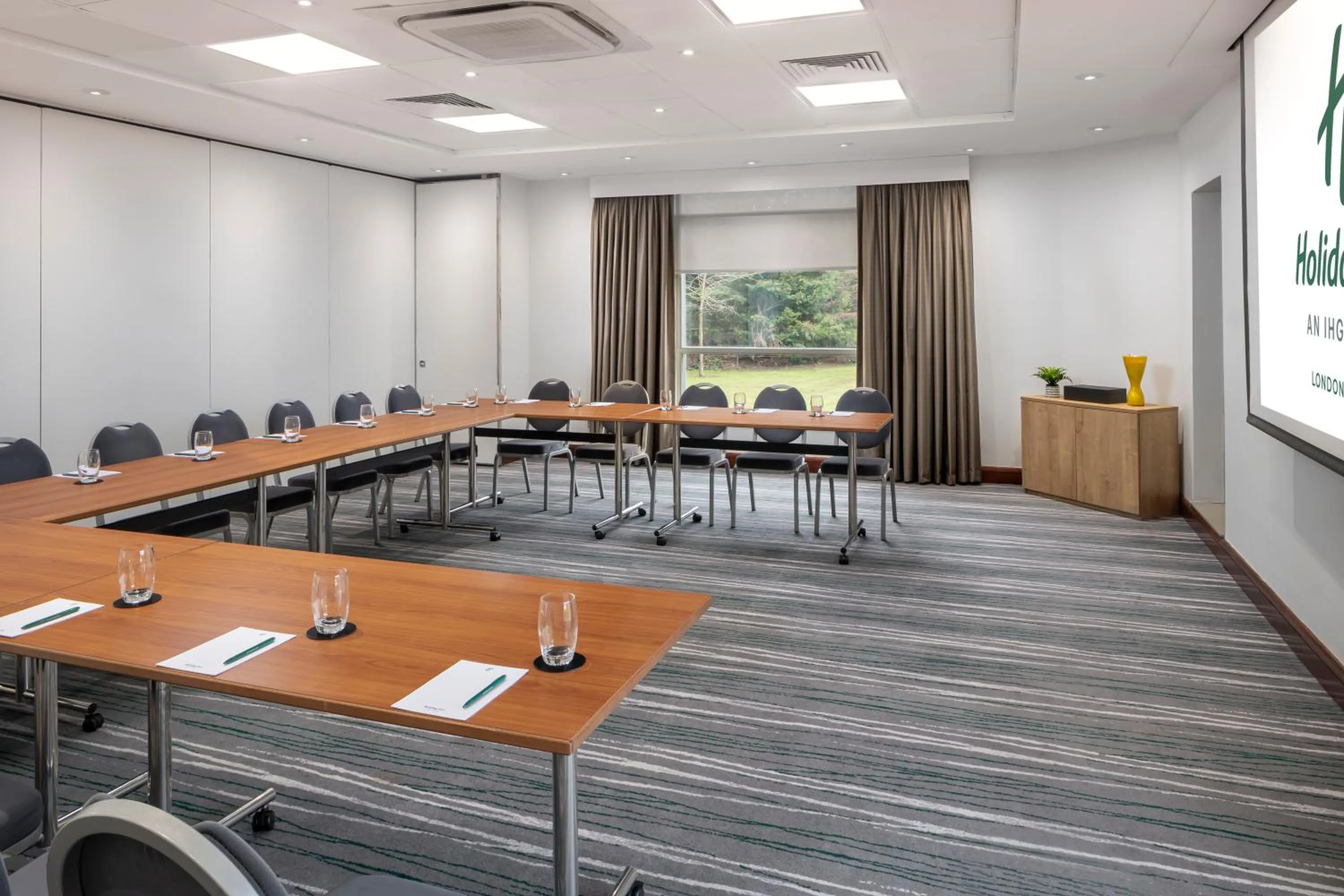 Meeting/conference room in Holiday Inn London-Bexley by IHG