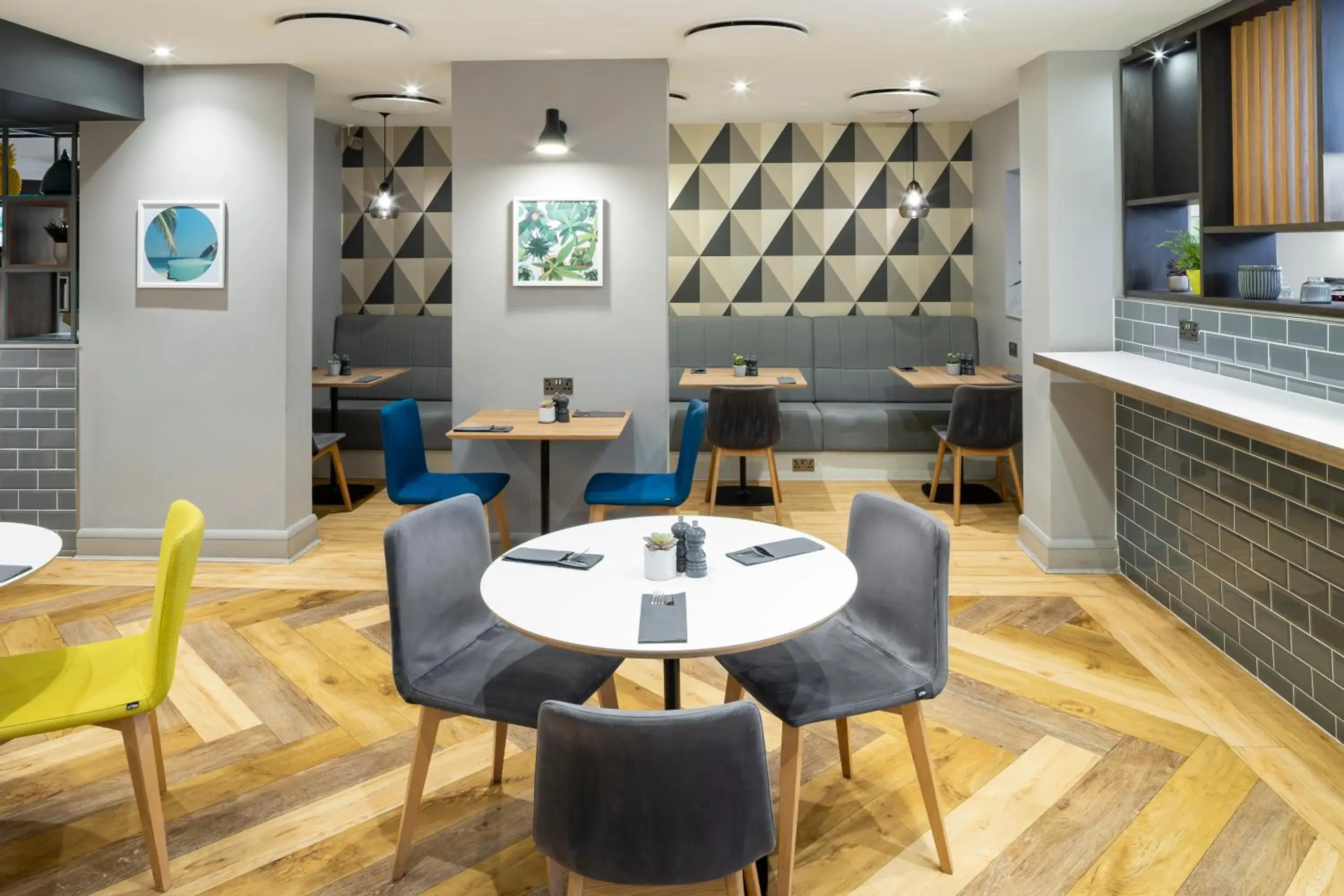 Restaurant/places to eat in Holiday Inn London-Bexley by IHG Restaurant/places to eat in Holiday Inn London-Bexley by IHG