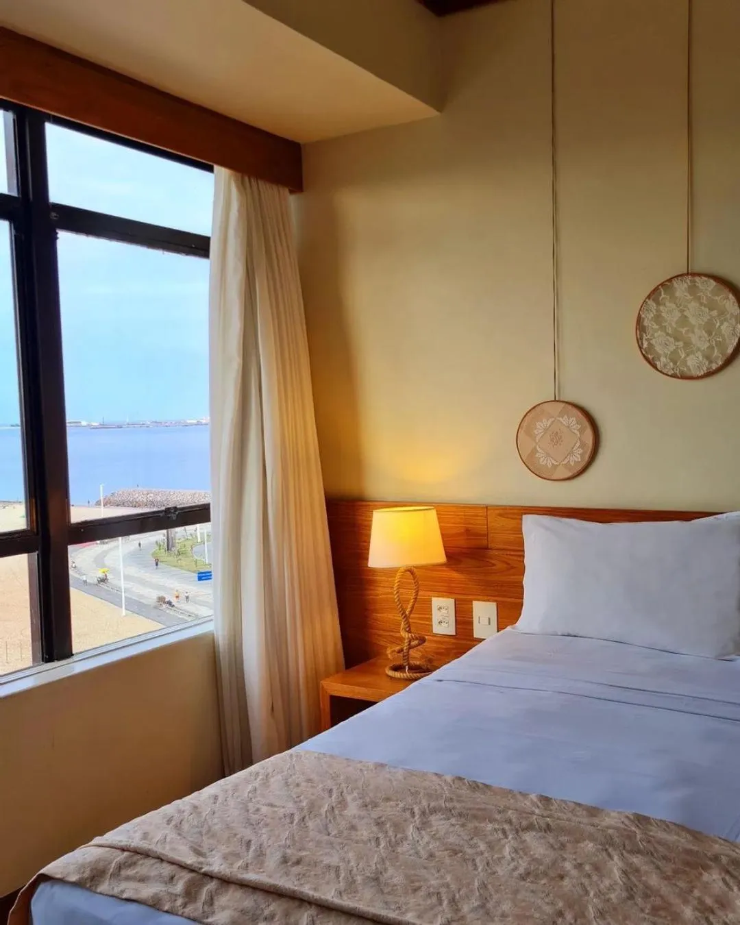 Bed in Magna Praia Hotel