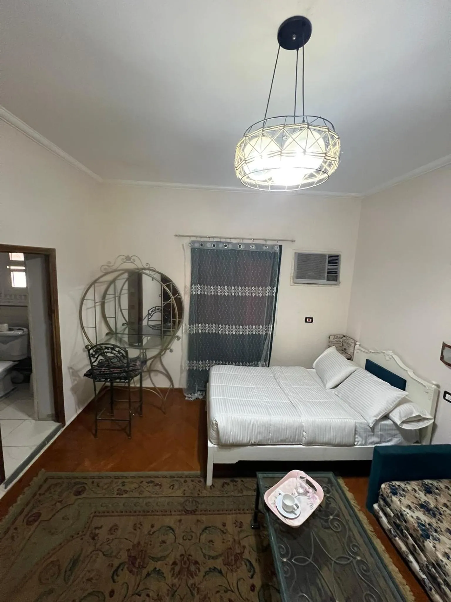 Bed in A pyramids view