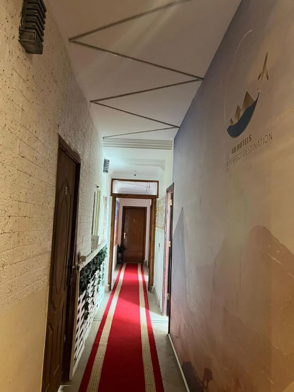 Restaurant/places to eat in A pyramids view