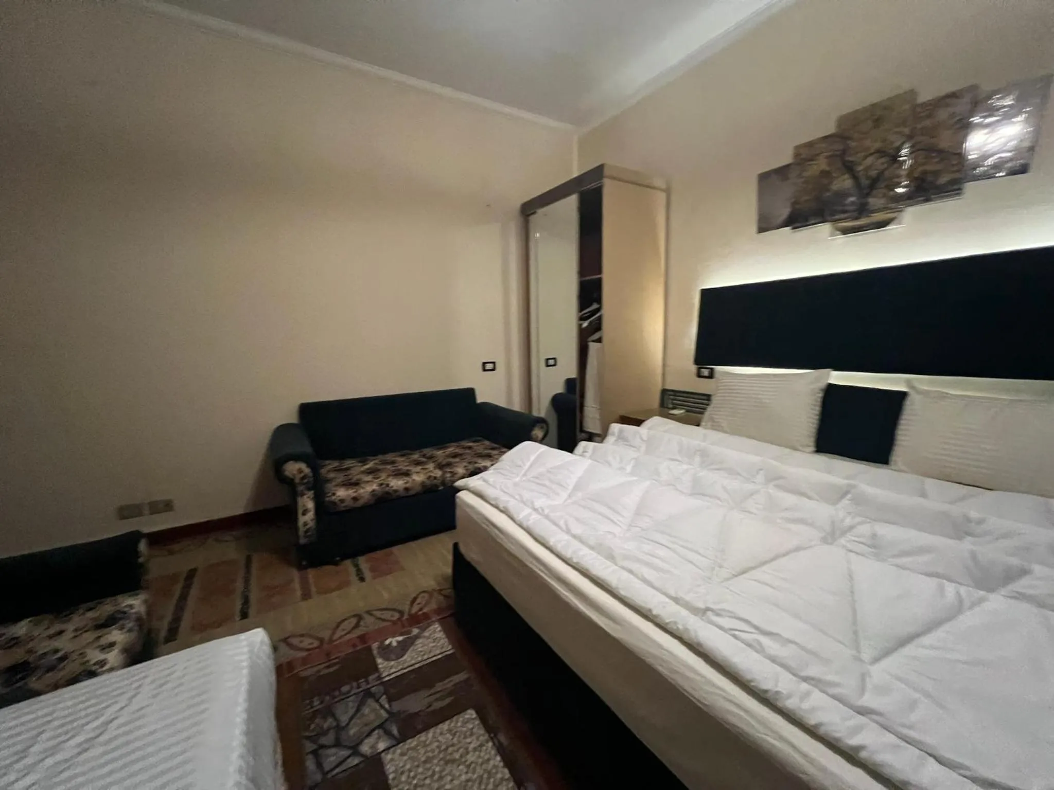 Bed in A pyramids view