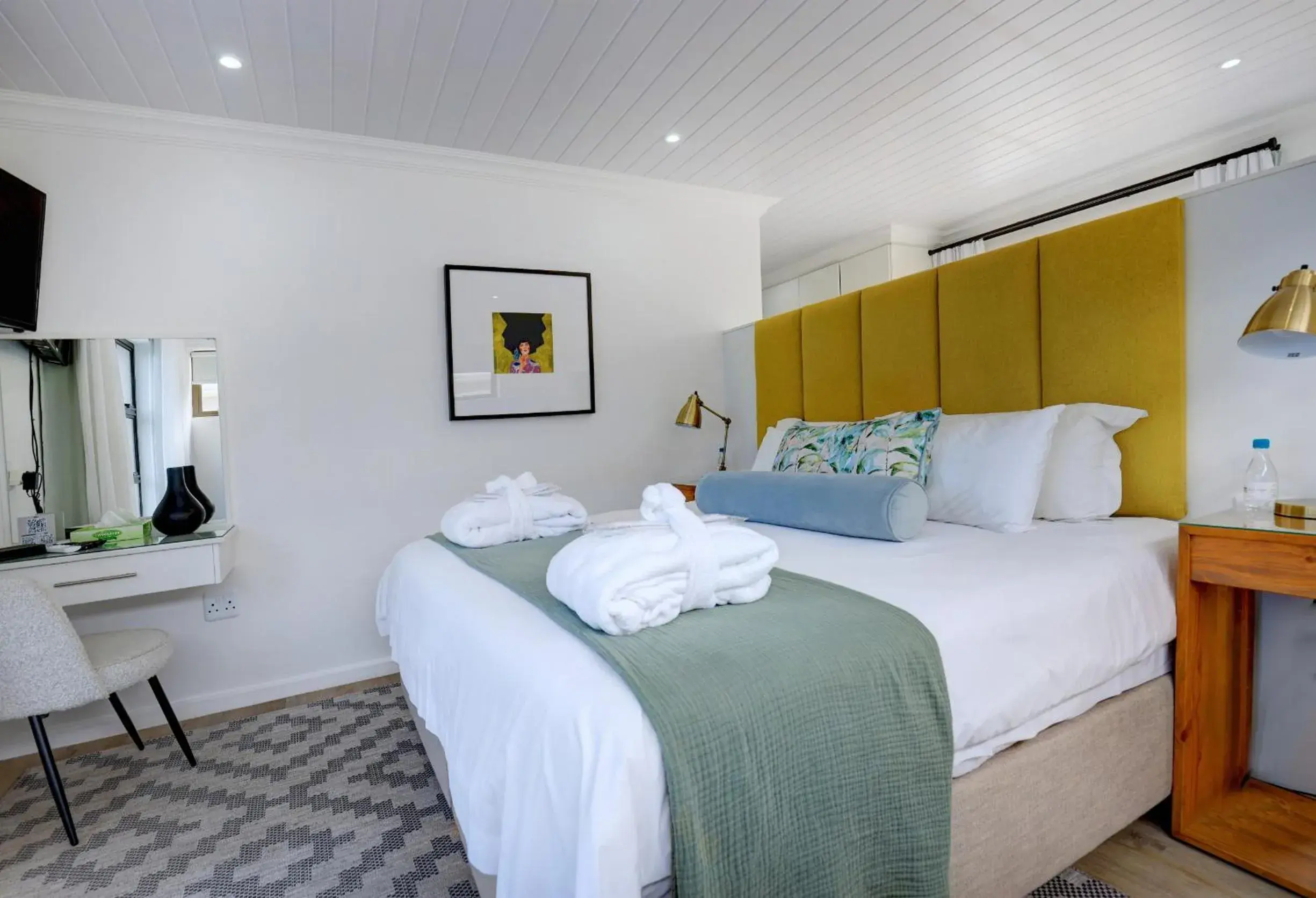 Luxury Suite - single occupancy in Bay Lodge on the Beach Luxury Suite - single occupancy in Bay Lodge on the Beach