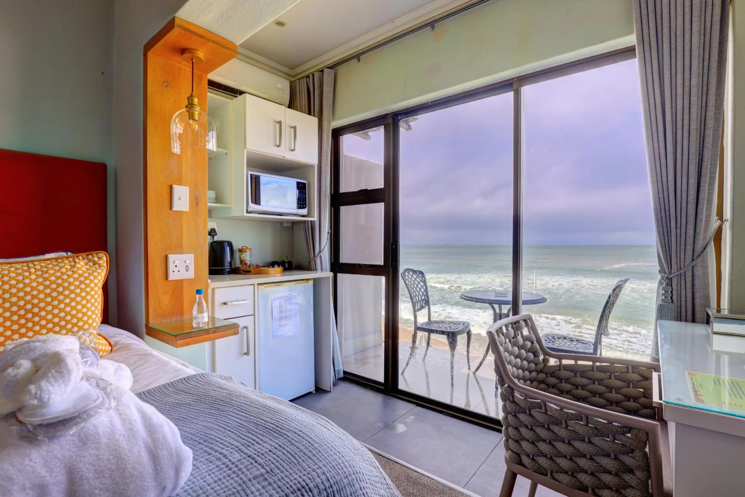 Bed in Bay Lodge on the Beach