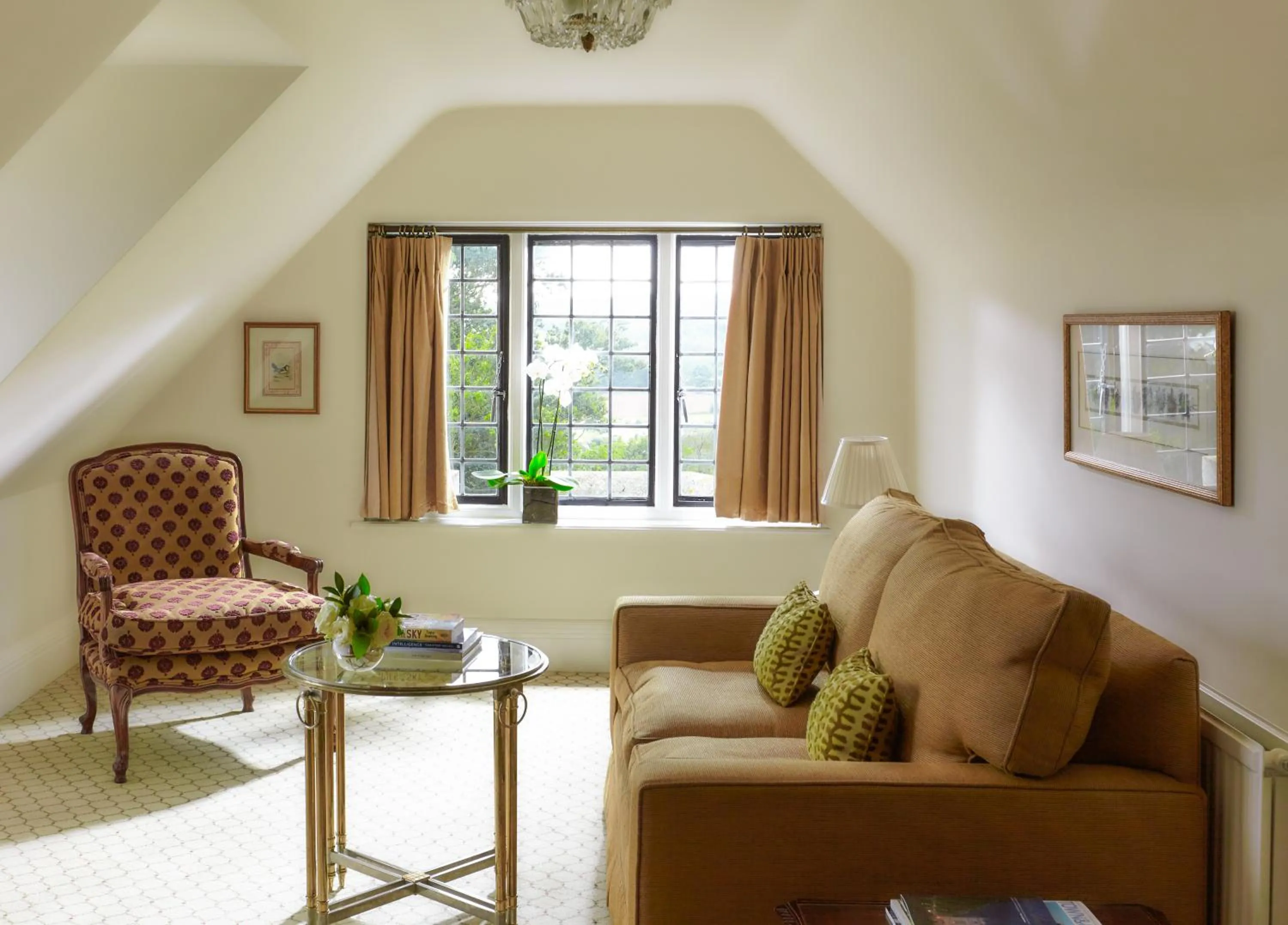 Living room in Danesfield House Hotel And Spa