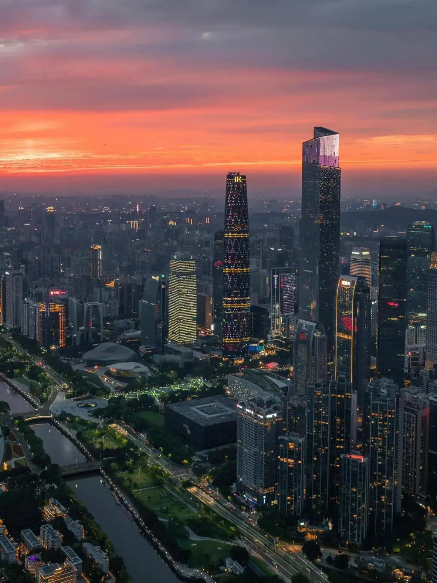 Lichun Gerui Hotel Guangzhou Zhujiang New Town Times Square Branch Free Bus Shuttle Service for the Canton Fair Lichun Gerui Hotel Guangzhou Zhujiang New Town Times Square Branch Free Bus Shuttle Service for the Canton Fair