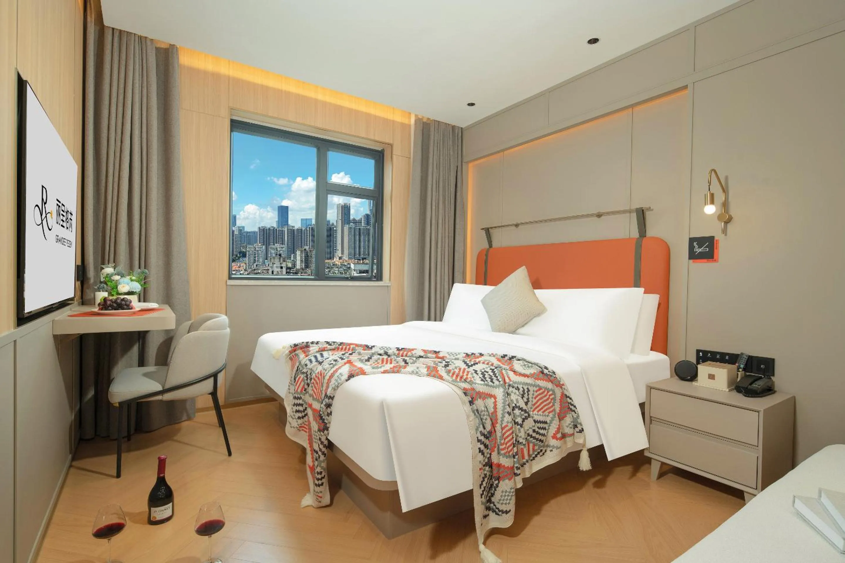 Deluxe King Room in Lichun Gerui Hotel Guangzhou Zhujiang New Town Times Square Branch