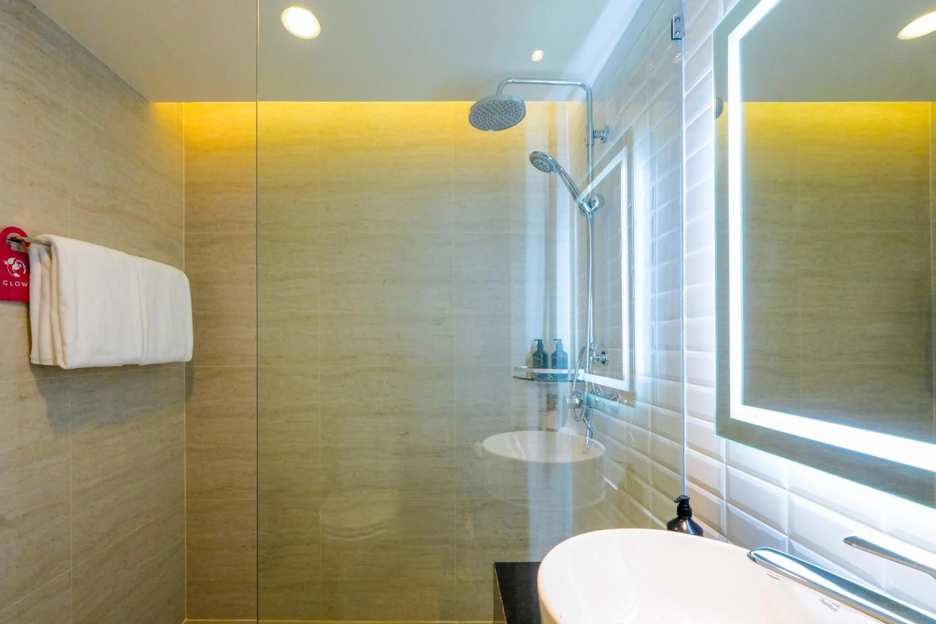 Shower in GLOW Bangkok Riverside