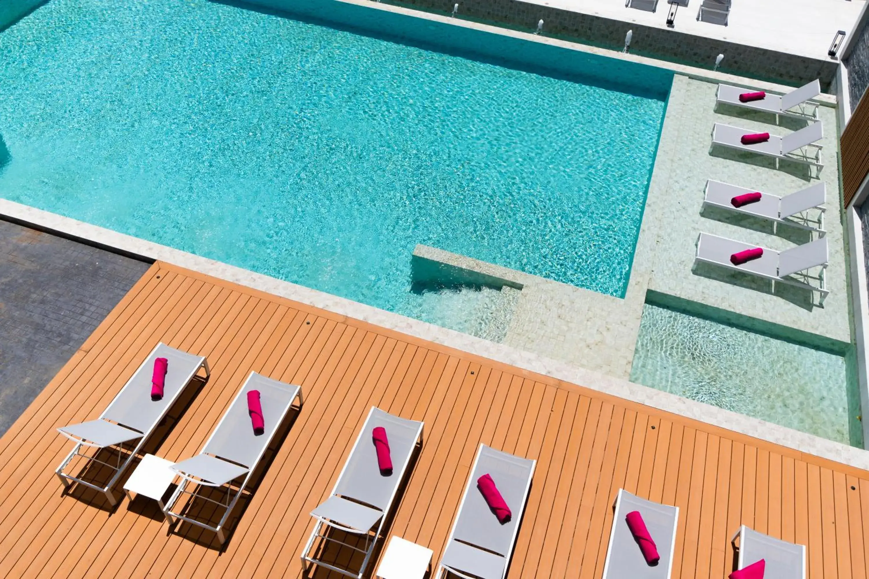 Swimming pool in GLOW Bangkok Riverside Swimming pool in GLOW Bangkok Riverside