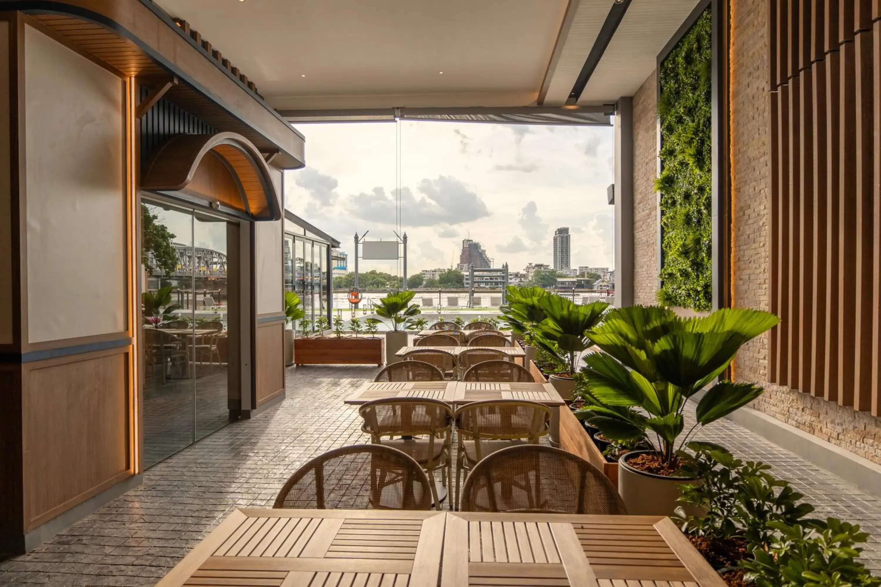 Restaurant/places to eat in GLOW Bangkok Riverside Restaurant/places to eat in GLOW Bangkok Riverside