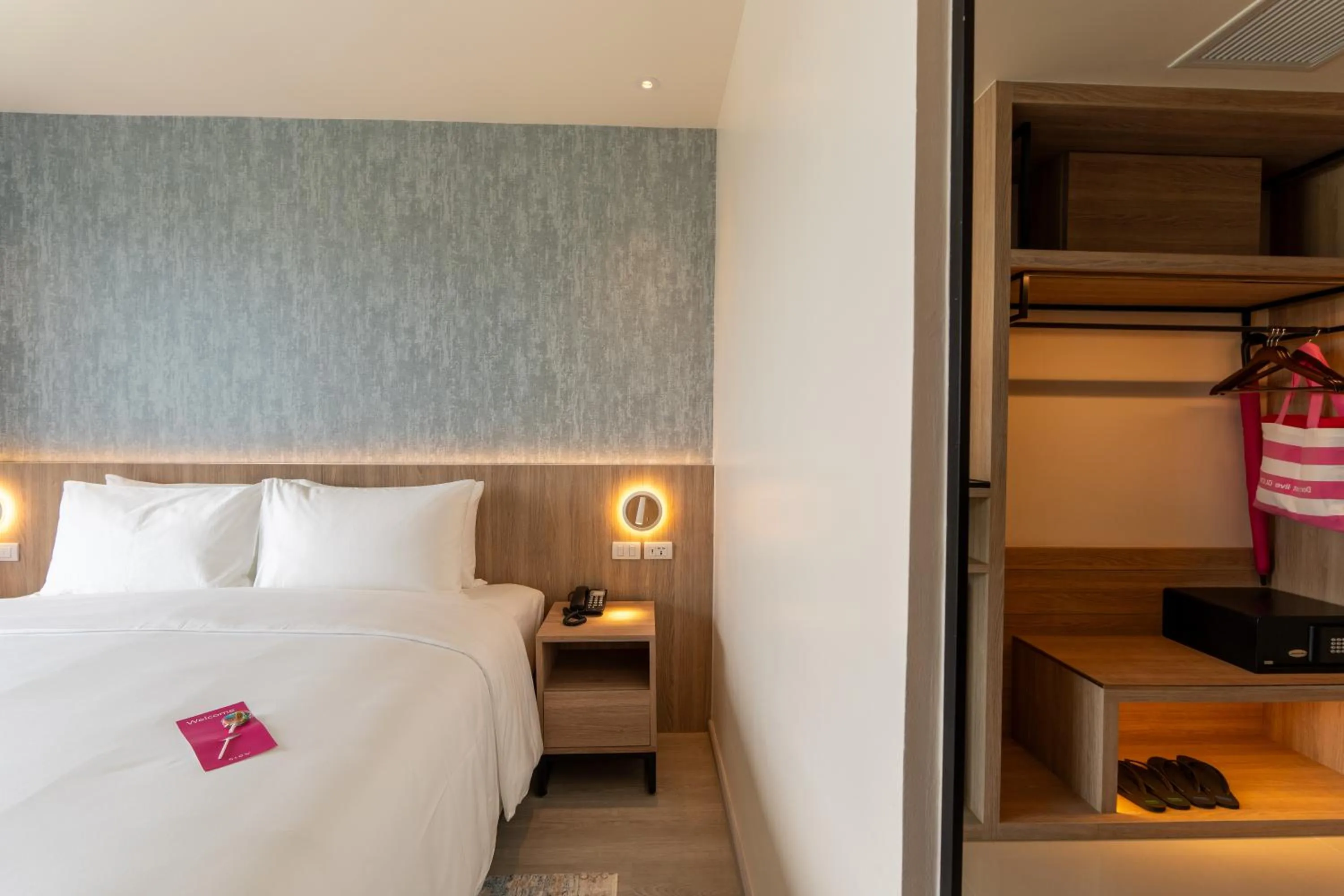 Bedroom, Bed in GLOW Bangkok Riverside