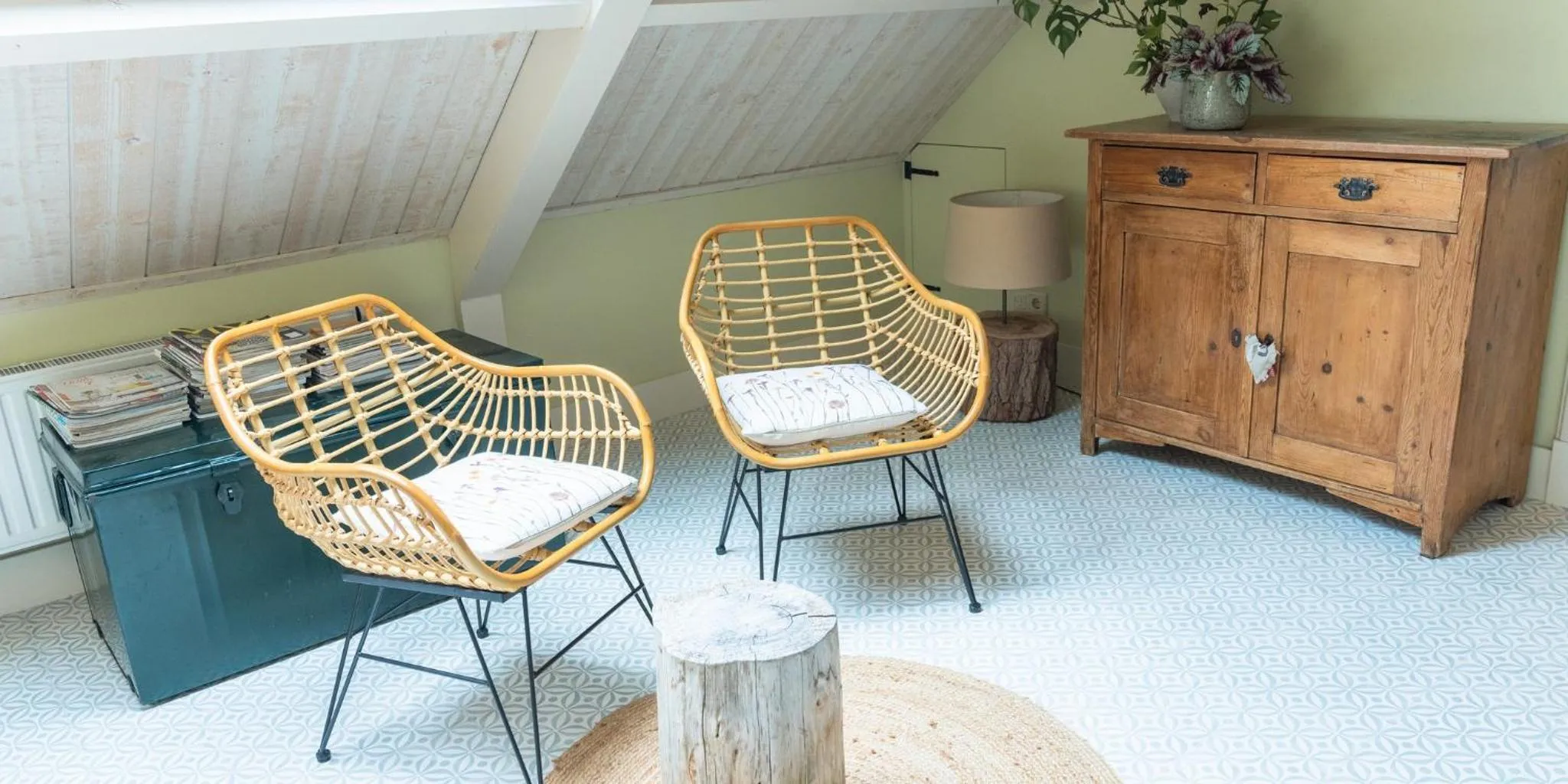 Seating area in B&B De Ouw Skuur