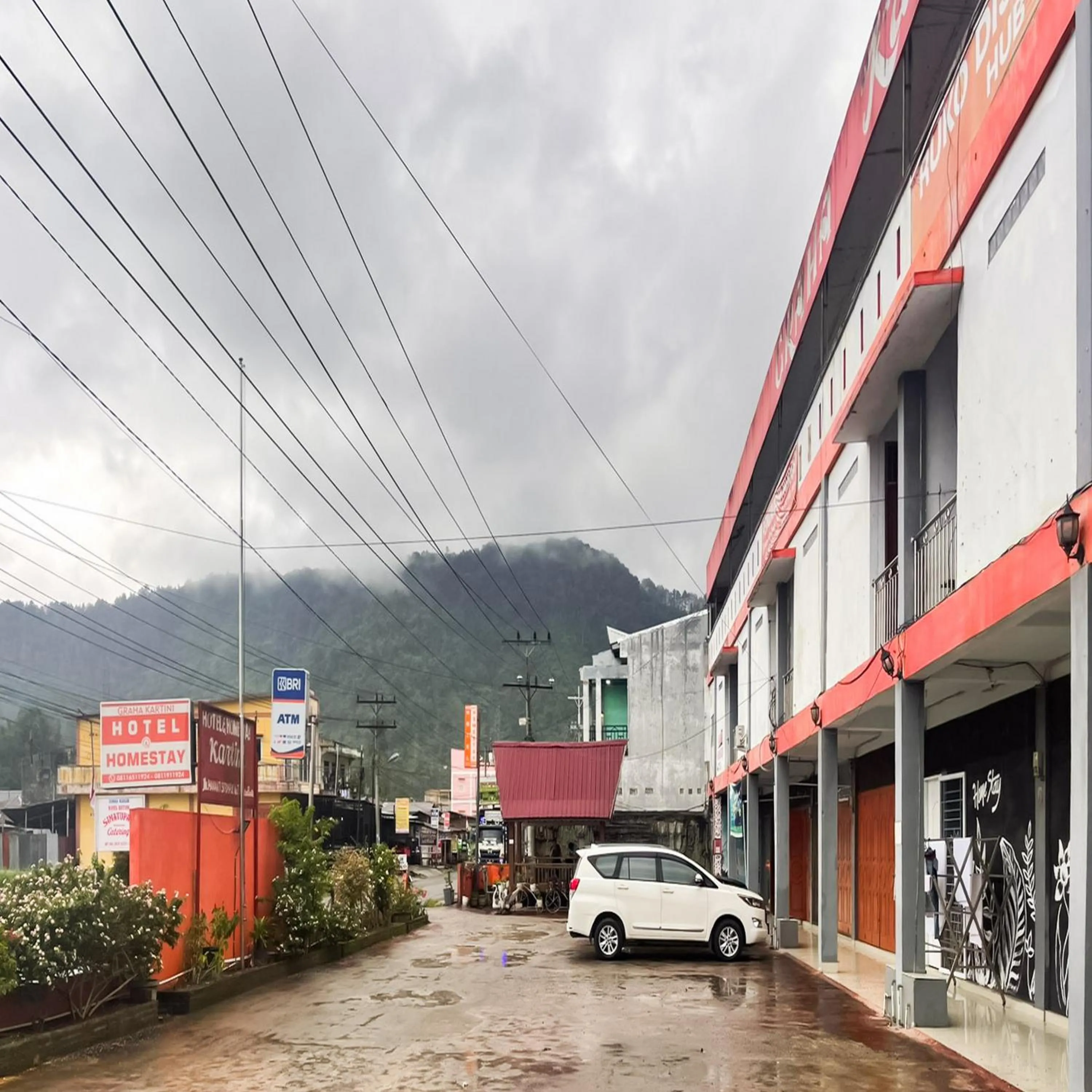 RedDoorz near Salib Kasih Tarutung