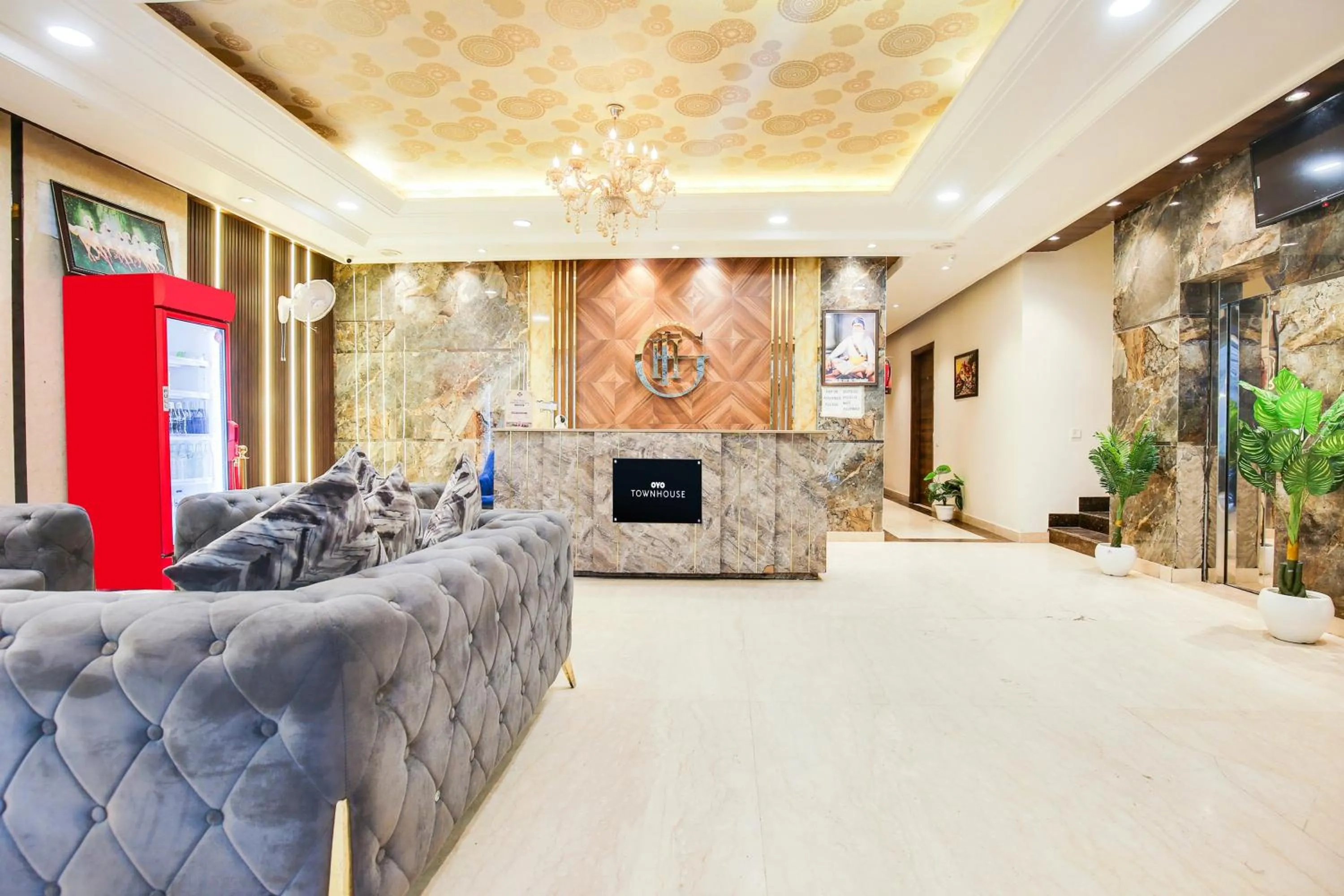 Lobby or reception in Super Townhouse Grand Fortune