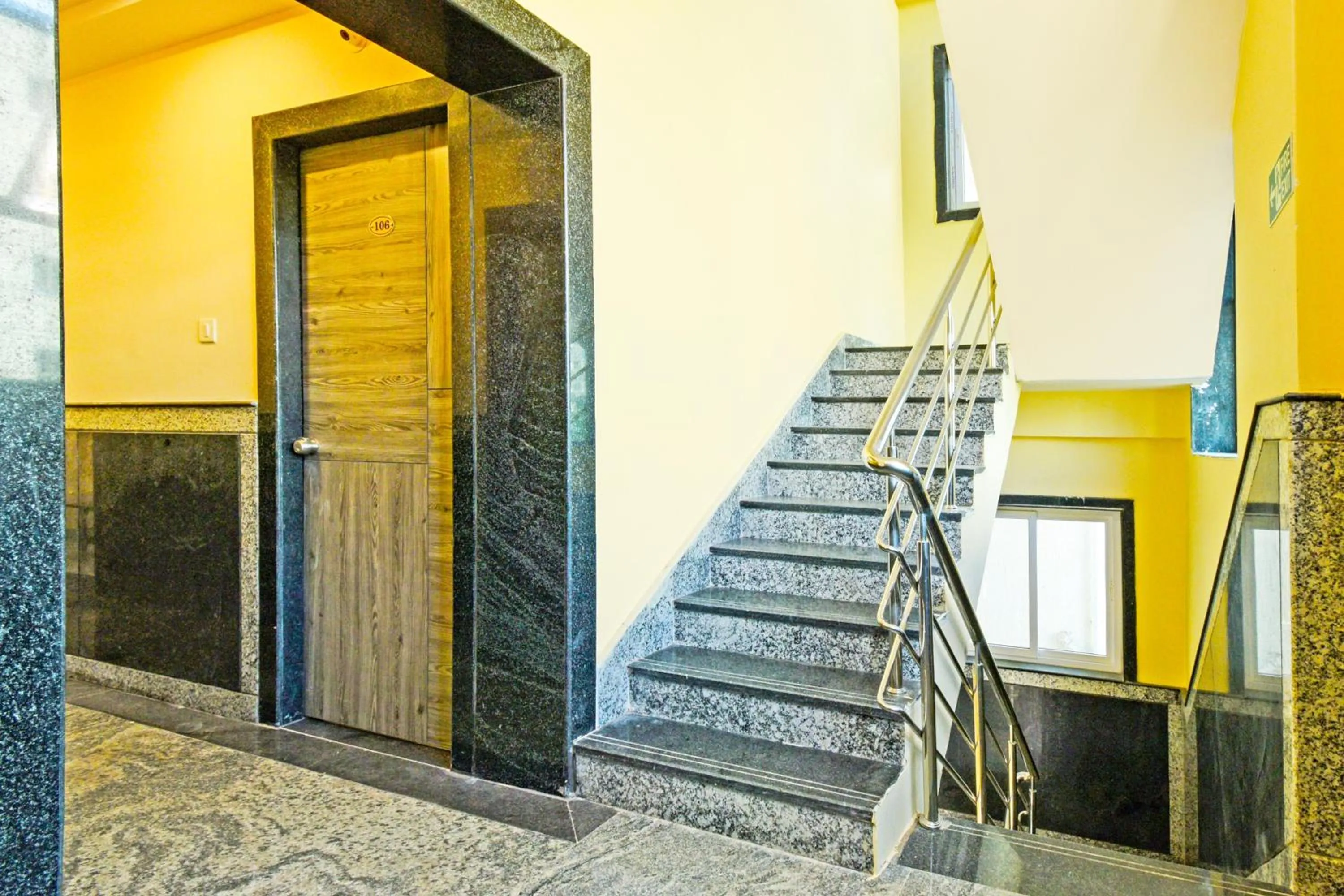 Lobby or reception in Hotel O Vaishnavi Grand