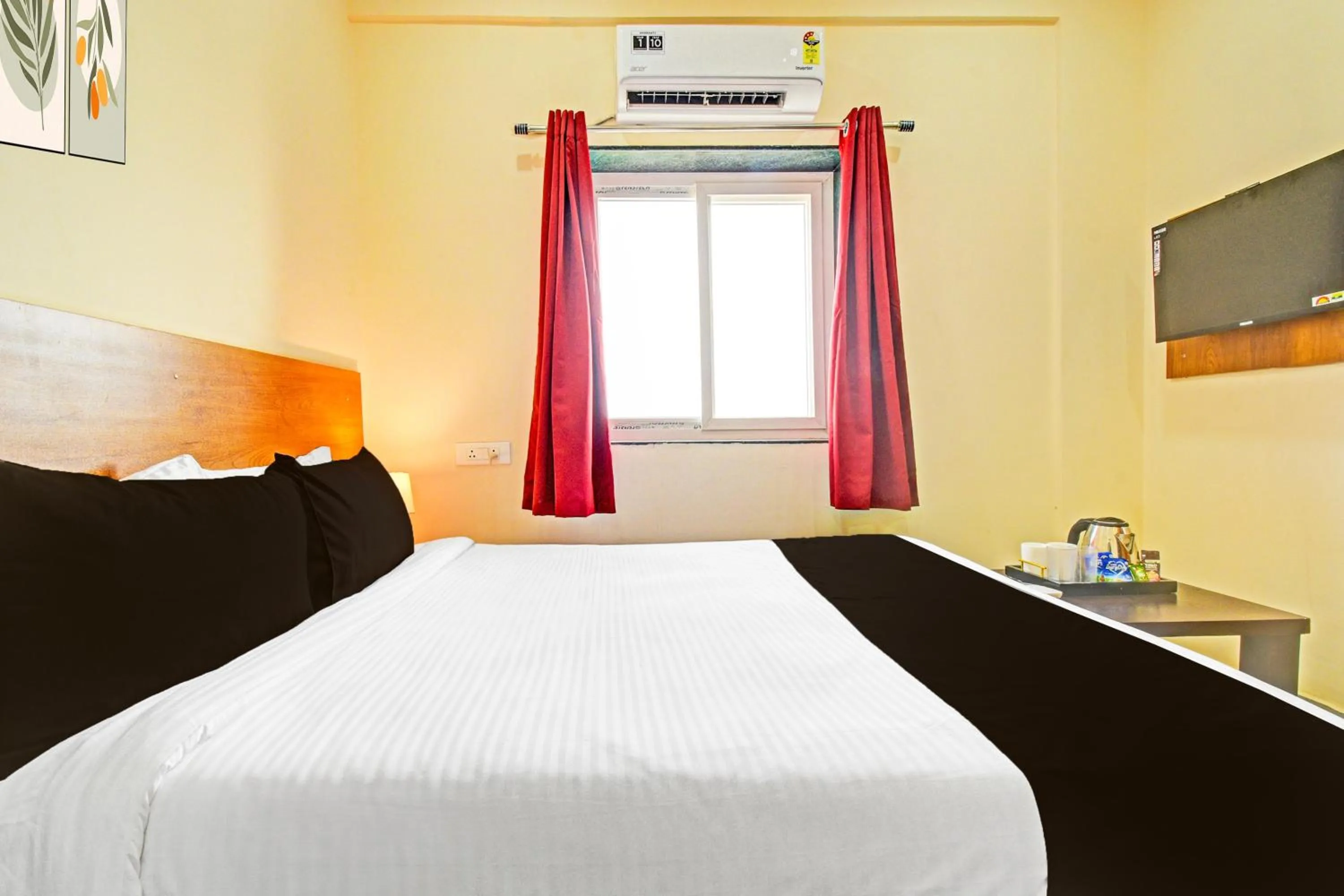 Bedroom in Hotel O Vaishnavi Grand