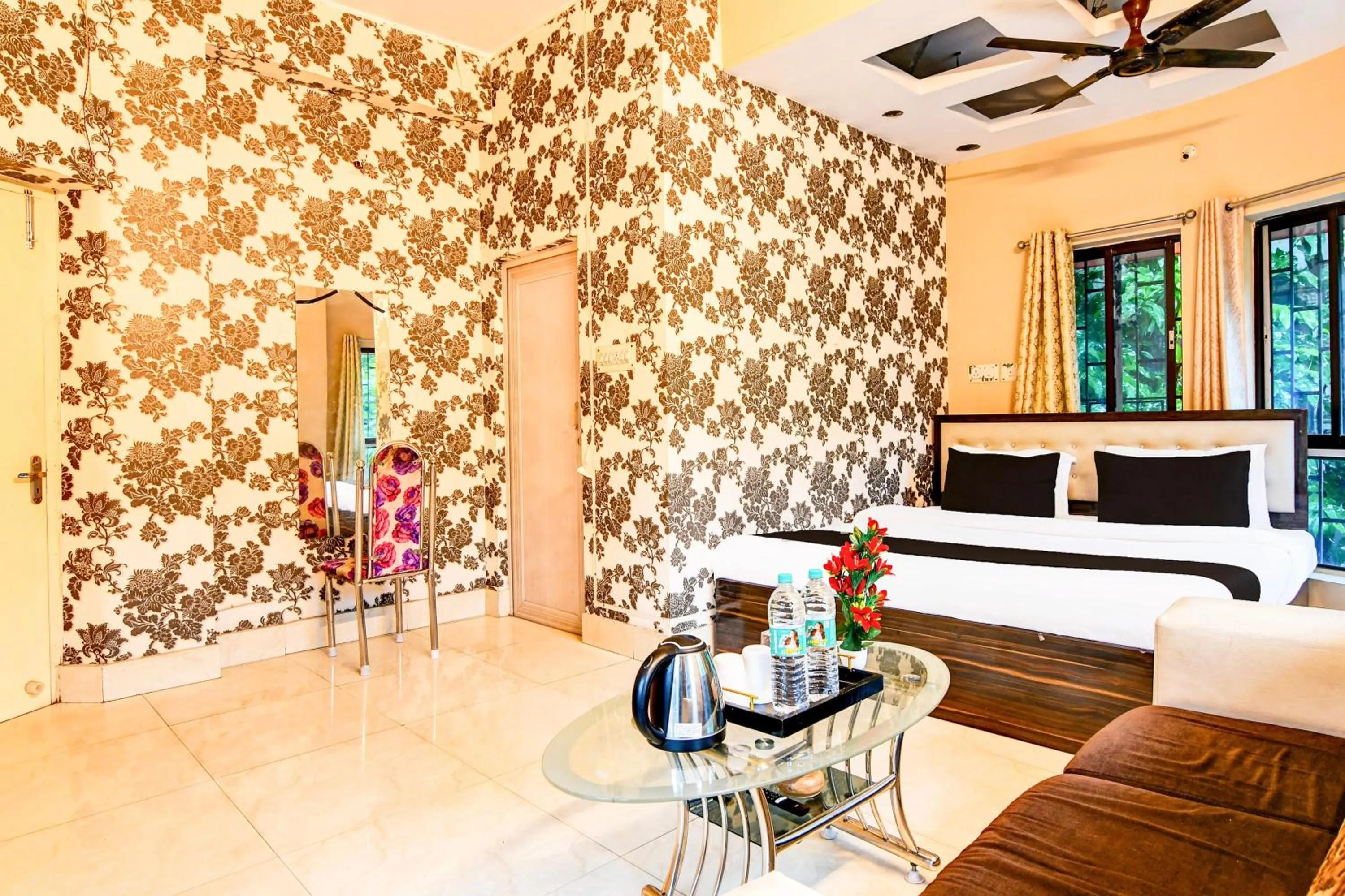 Bedroom, Bed in Hotel O Royal Garden