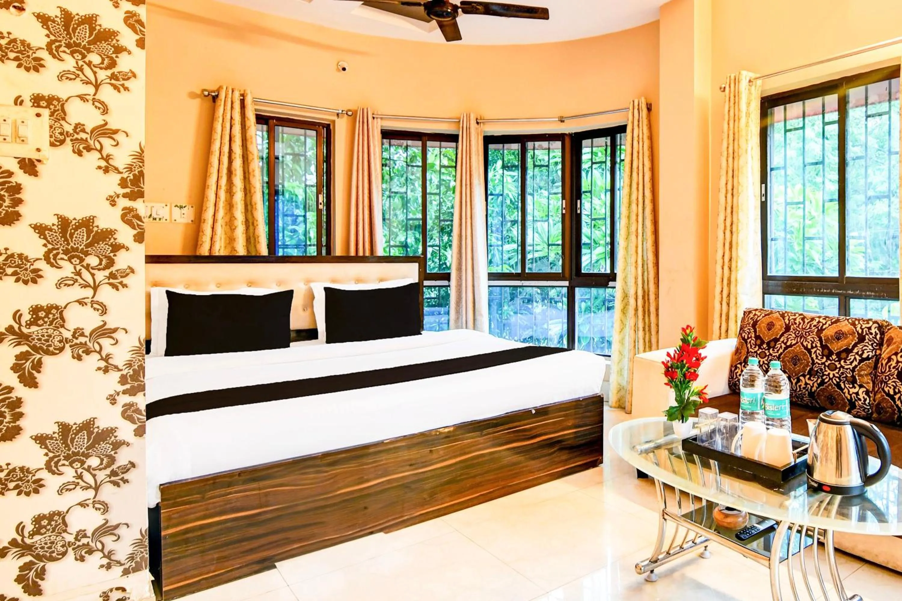 Bedroom, Bed in Hotel O Royal Garden