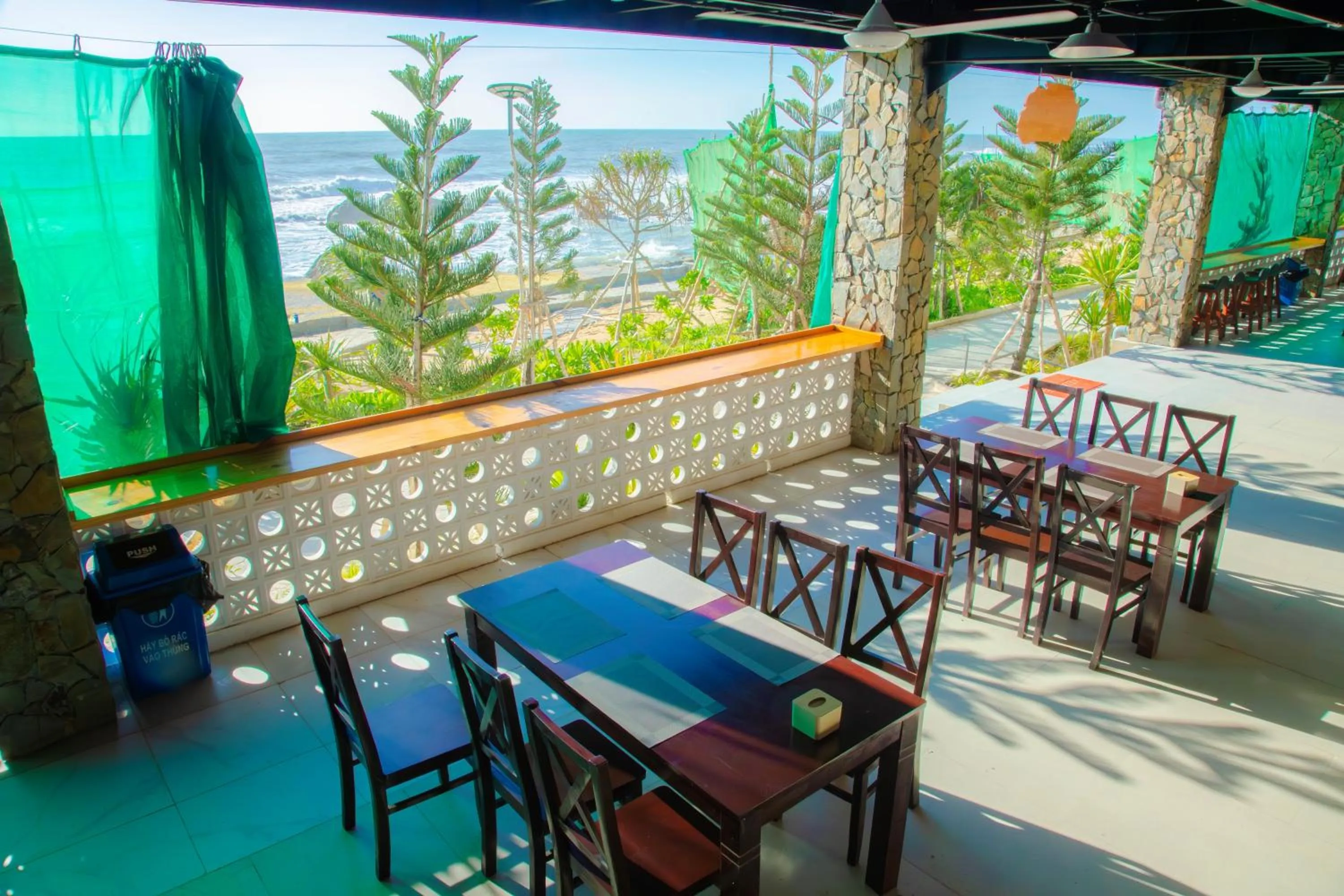 Restaurant/places to eat in Adora Bay Ke Ga Beach Resort