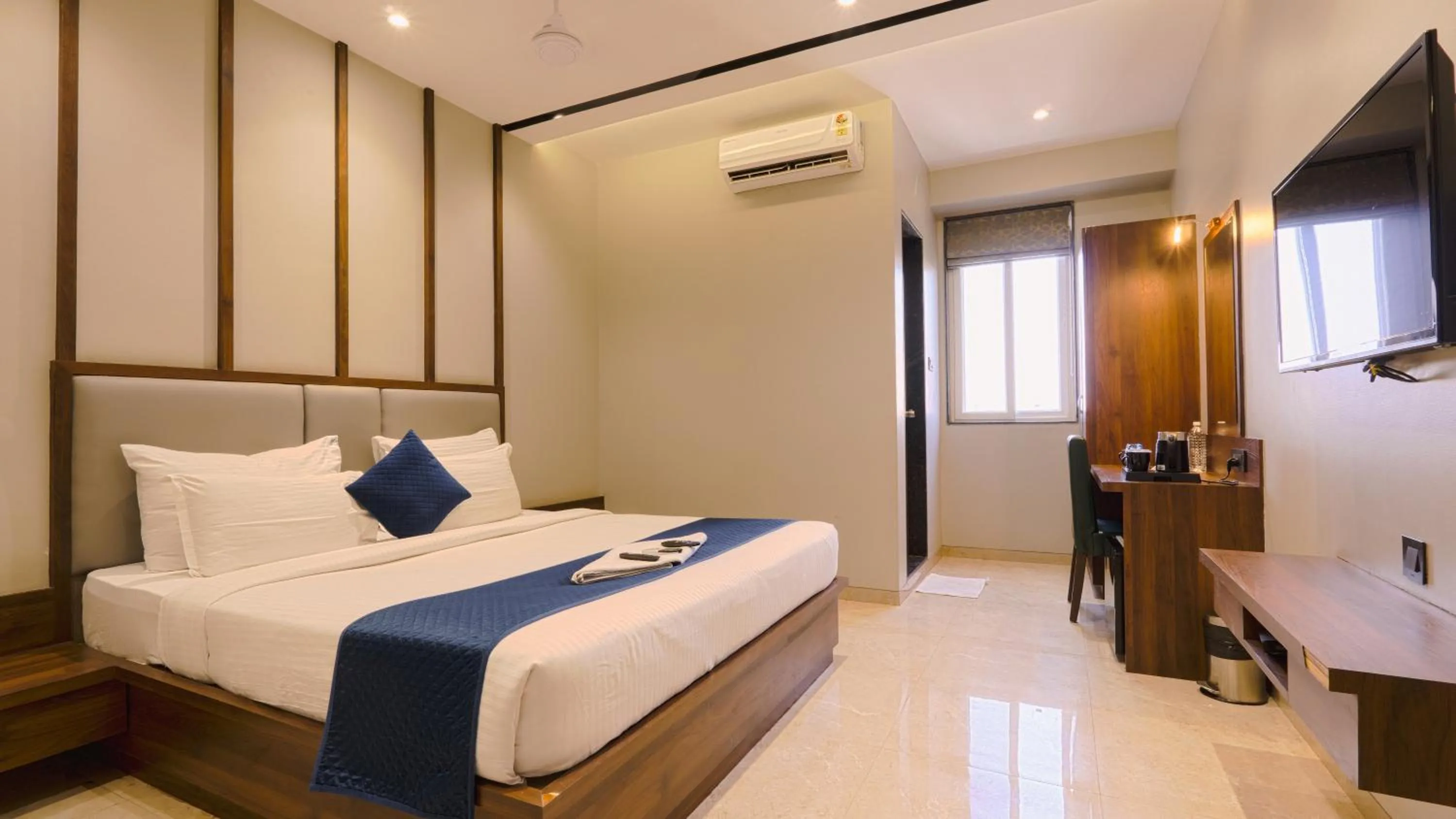 Bed in Magnus Fortune House Business Hotel , Magarpatta