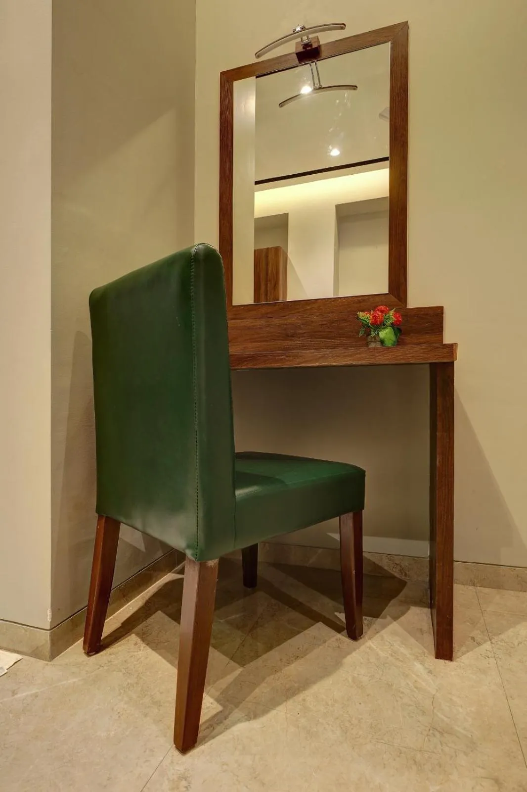 Seating area in Magnus Fortune House Business Hotel , Magarpatta