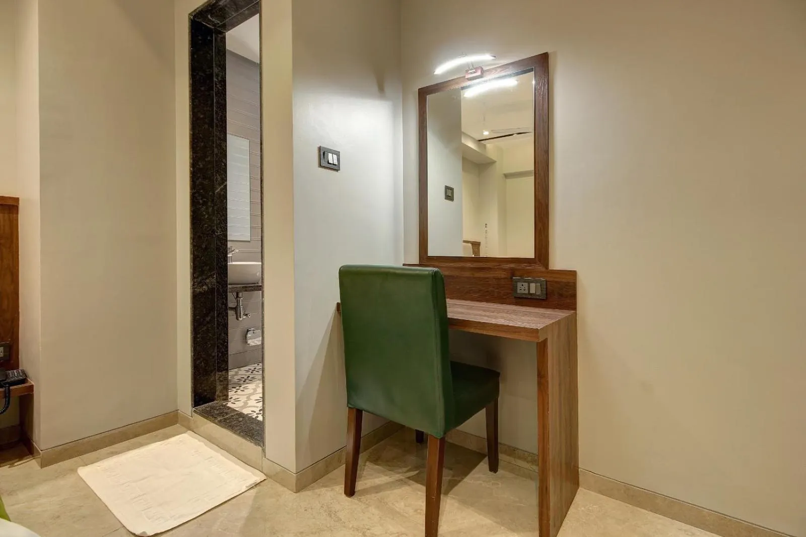 Seating area in Magnus Fortune House Business Hotel , Magarpatta