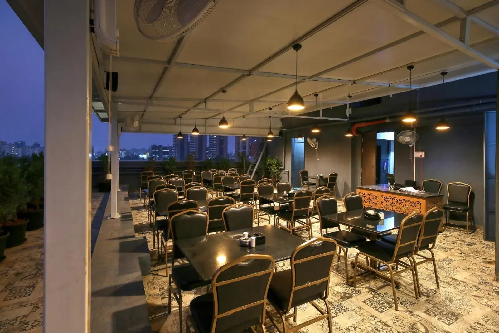 Restaurant/places to eat in Magnus Fortune House Business Hotel , Magarpatta Restaurant/places to eat in Magnus Fortune House Business Hotel , Magarpatta