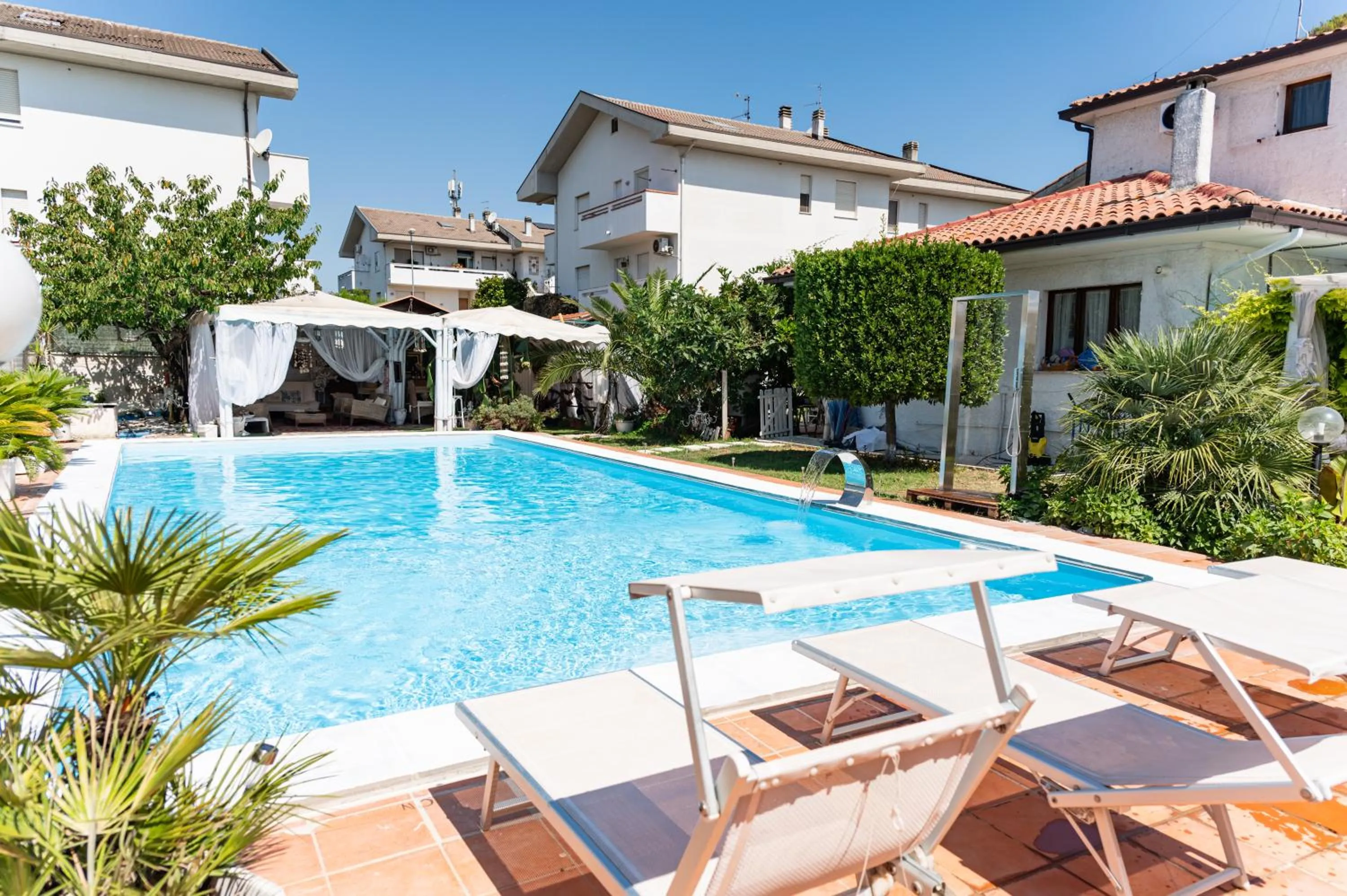Swimming pool in Villa Tropical