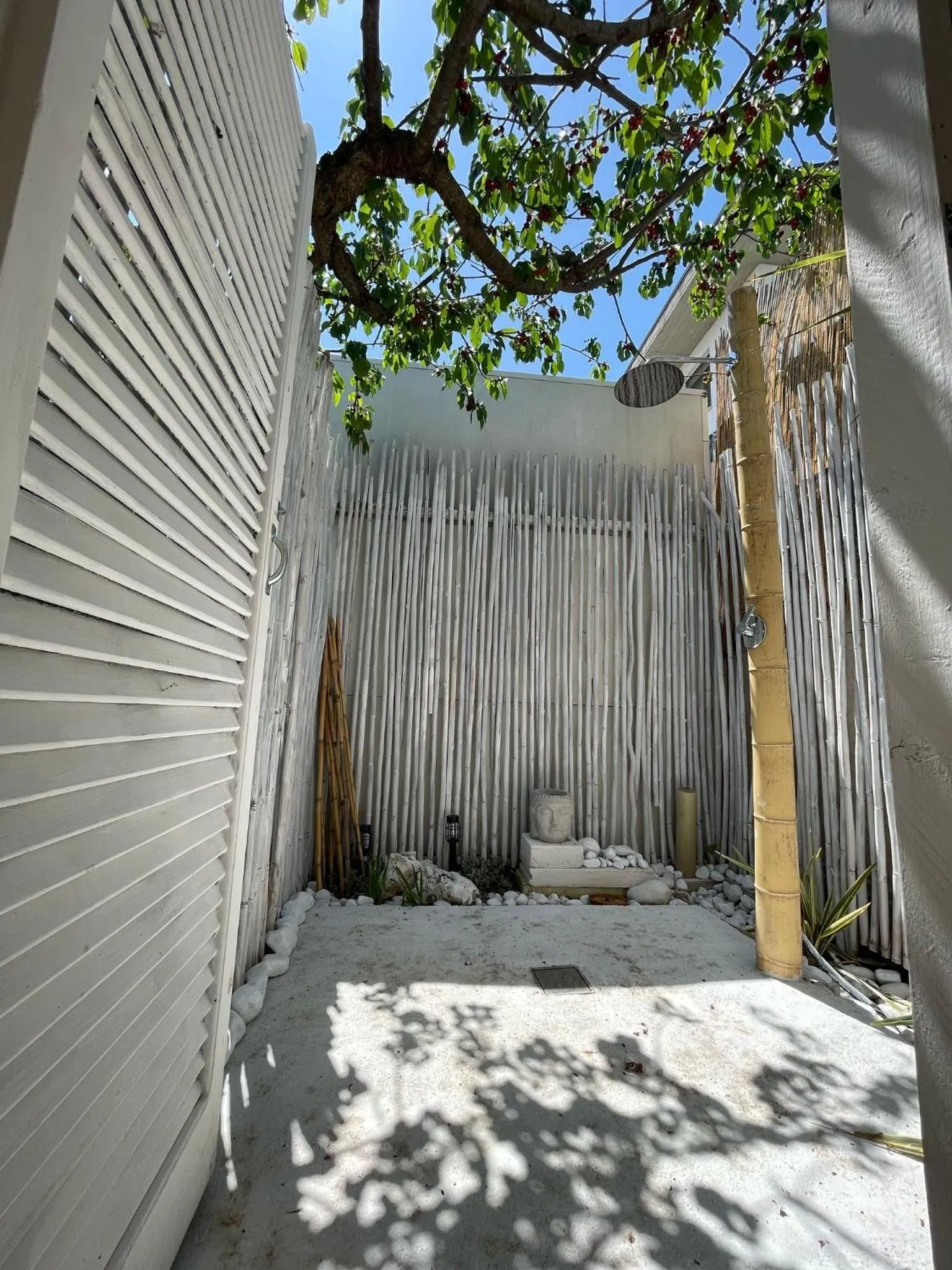Shower in Villa Tropical